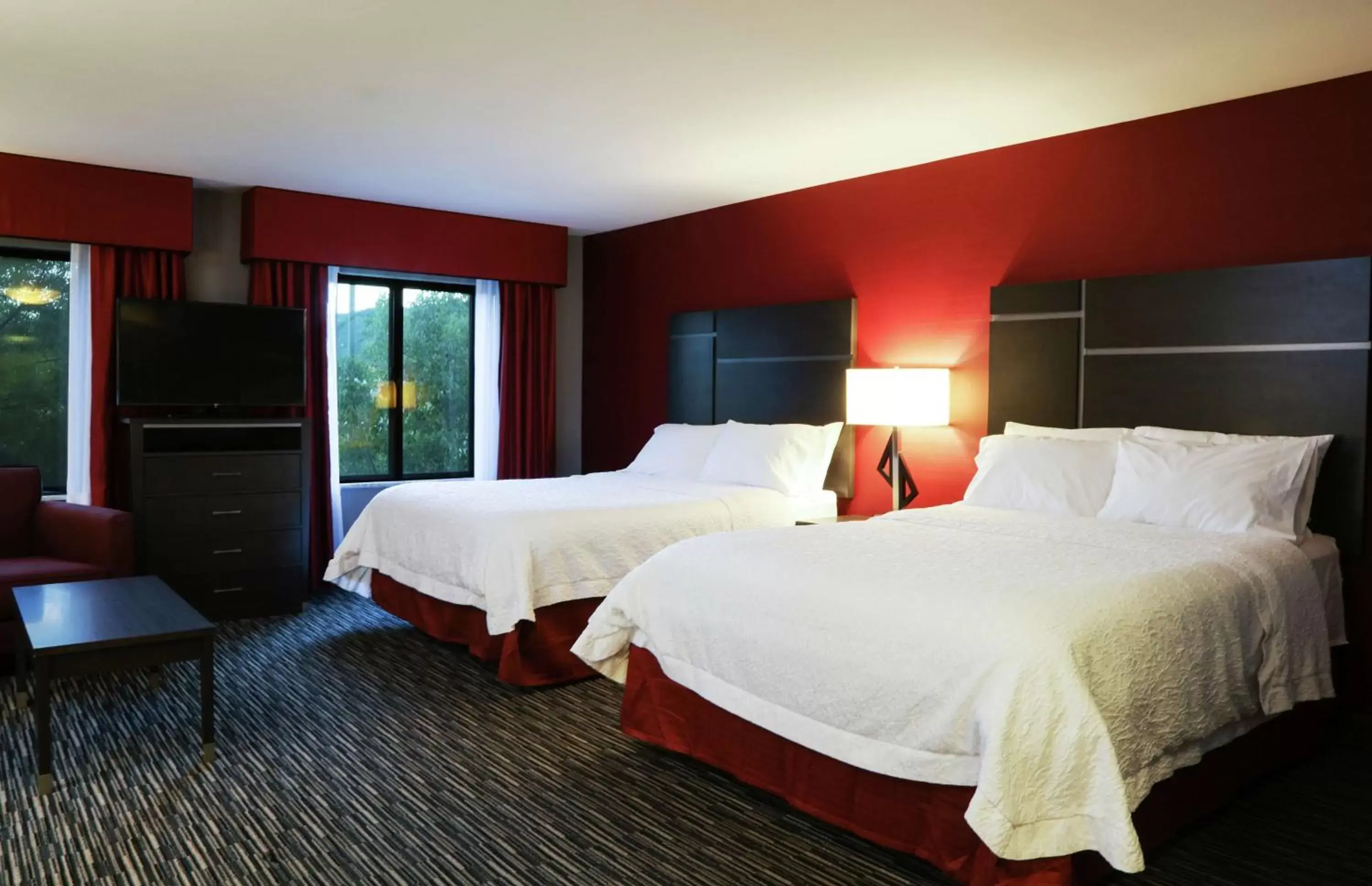 Bed in Hampton Inn & Suites Temecula