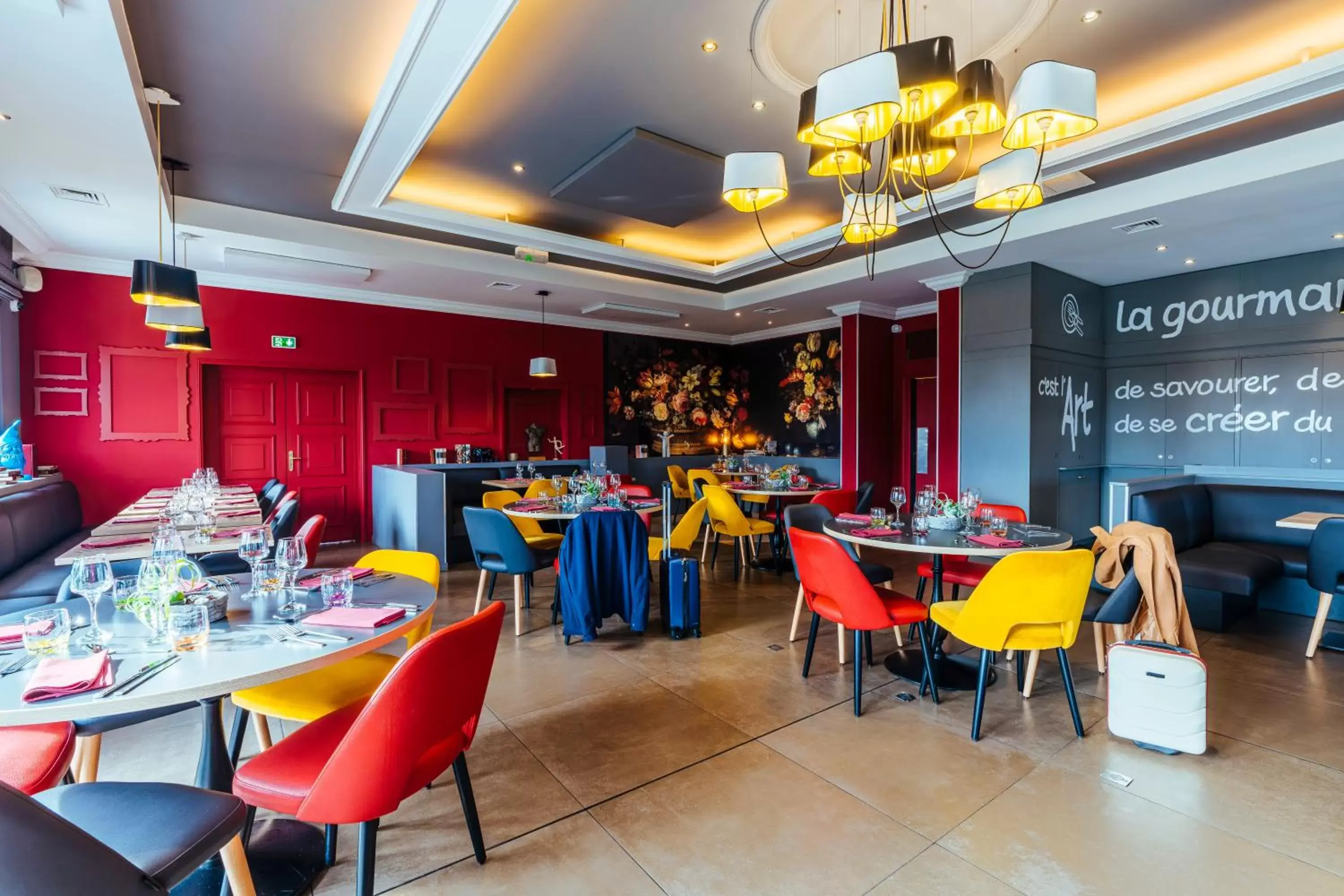 Restaurant/Places to Eat in ibis Styles Douai Gare Gayant Expo