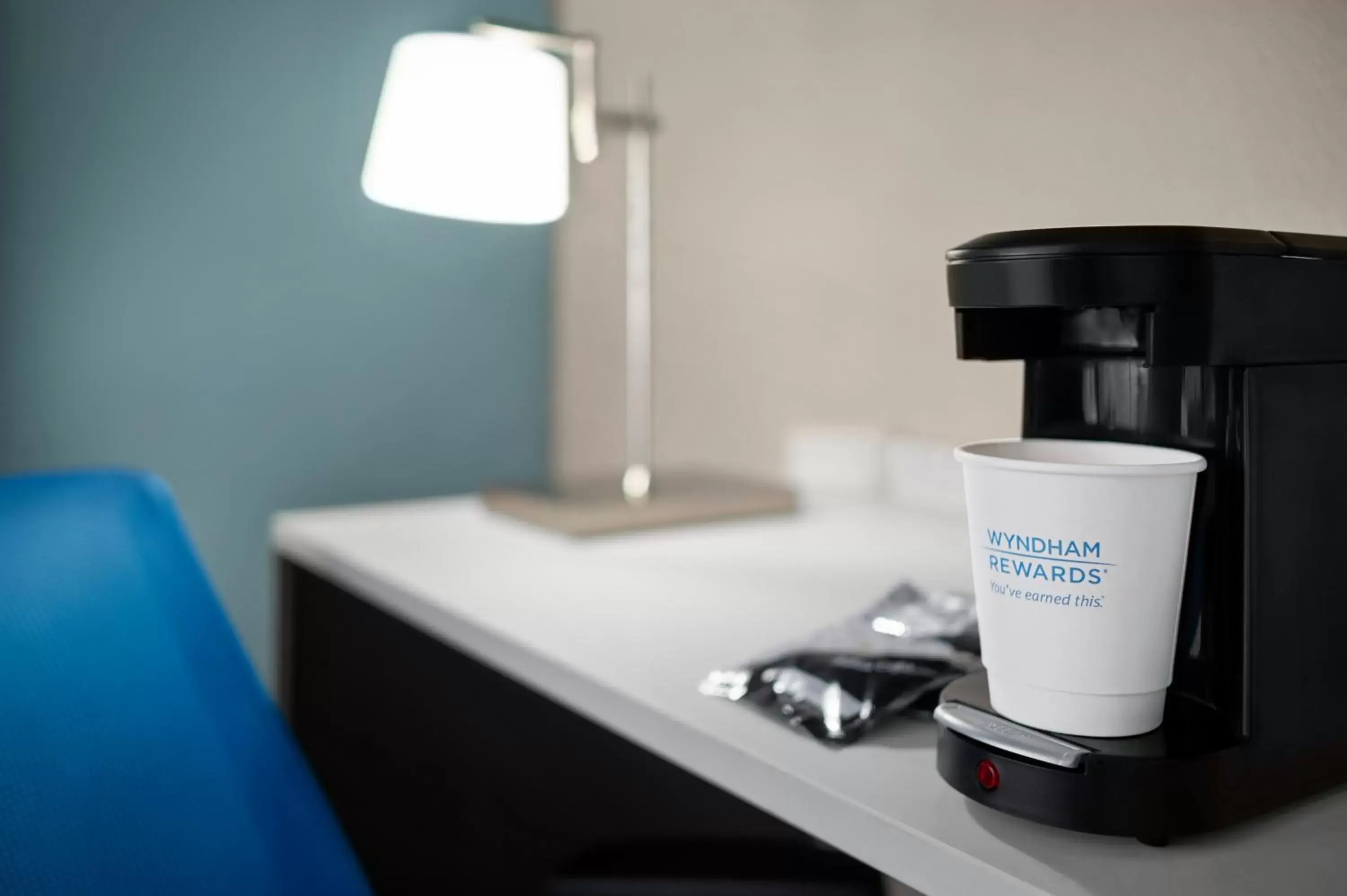 Coffee/tea facilities in La Quinta Inn by Wyndham Columbus Dublin