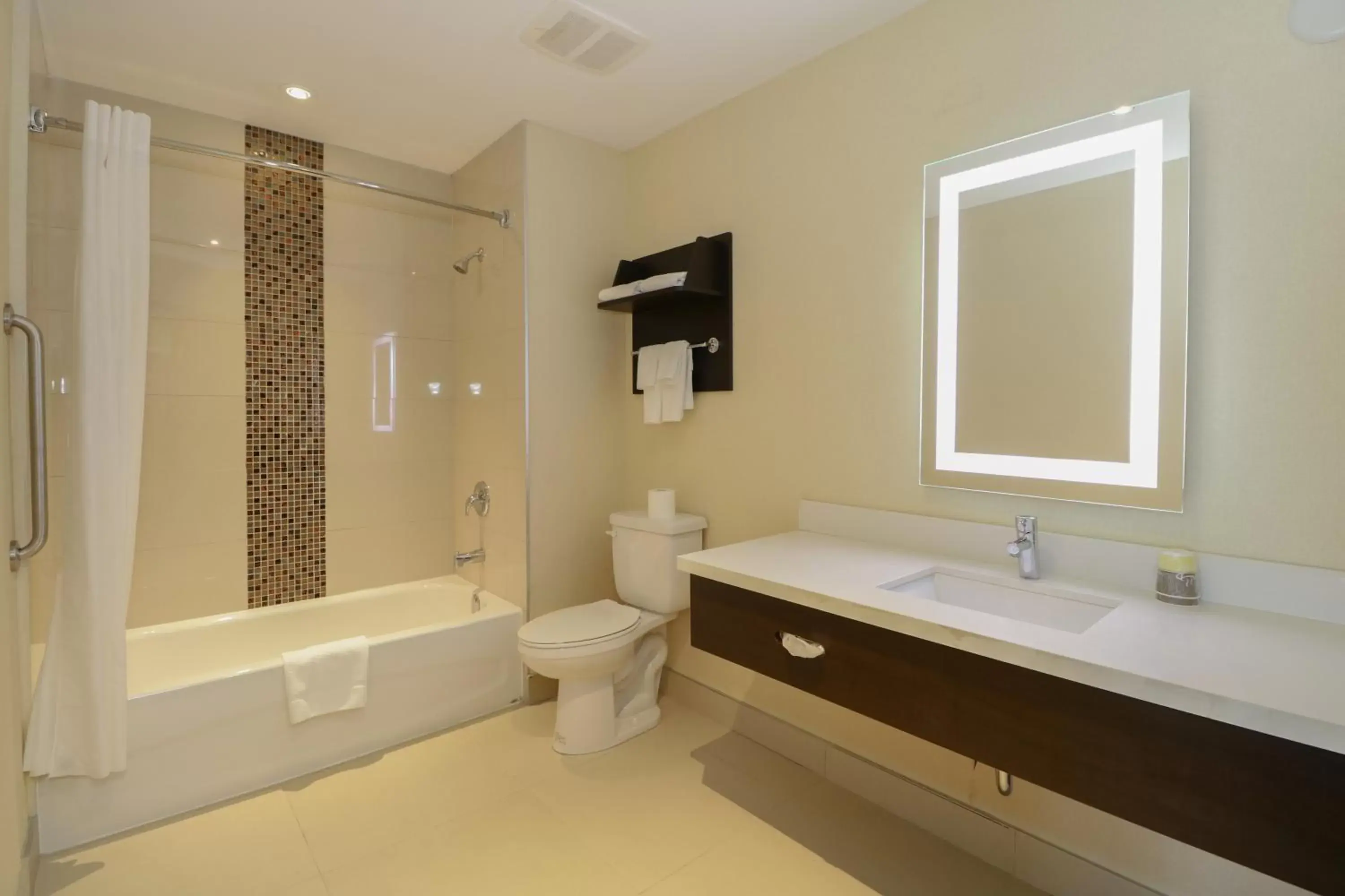 Bathroom in Ramada by Wyndham Jacksons Point