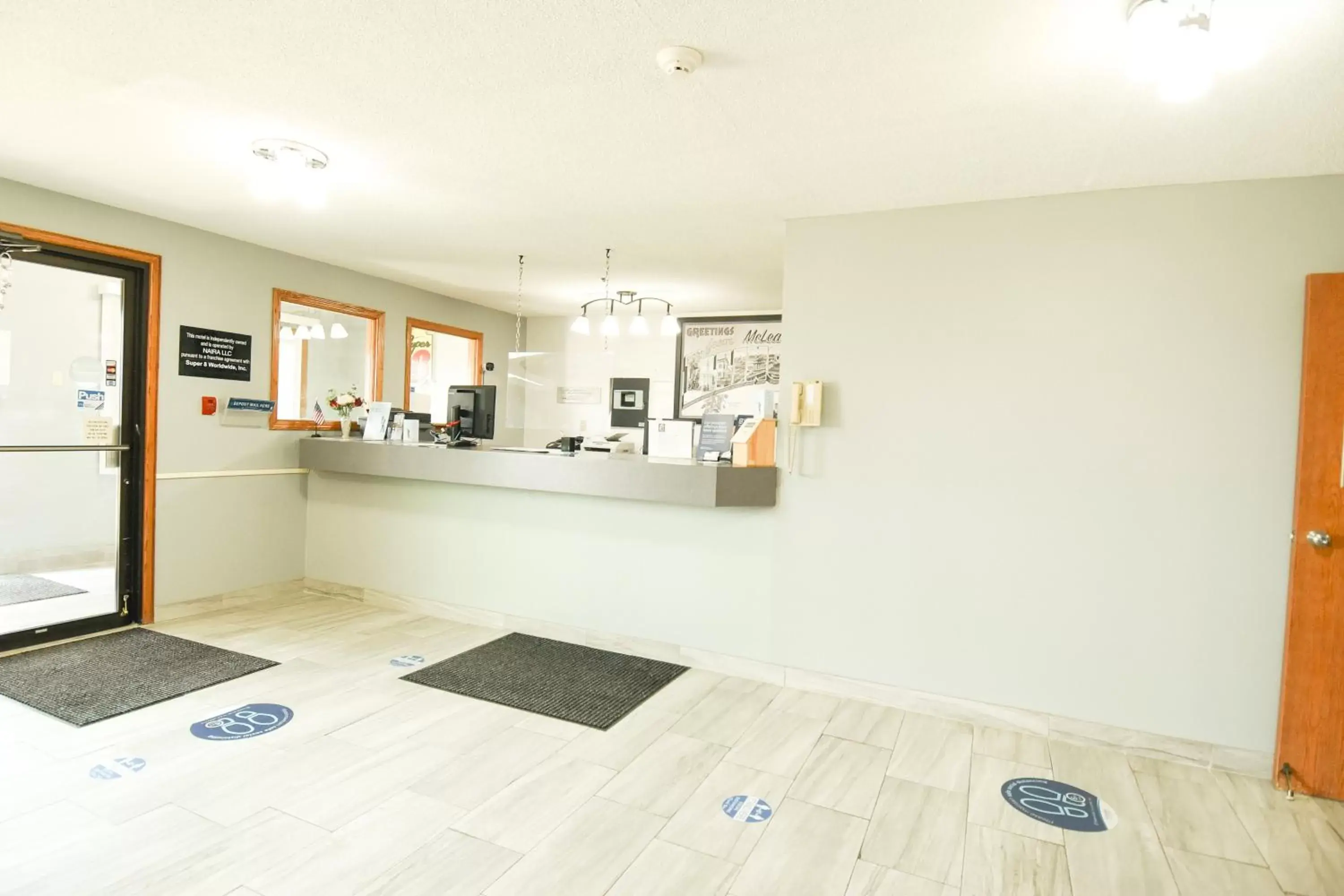 Lobby or reception in Super 8 by Wyndham McLean/Bloomington SW Lobby or reception in Super 8 by Wyndham McLean/Bloomington SW