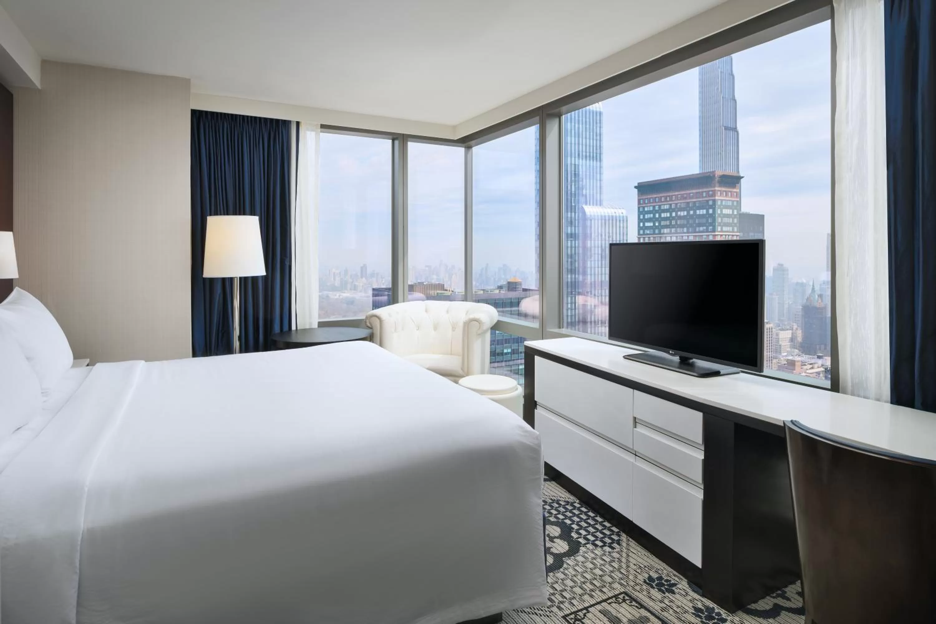 Bedroom, Bed in Residence Inn by Marriott New York Manhattan/Central Park