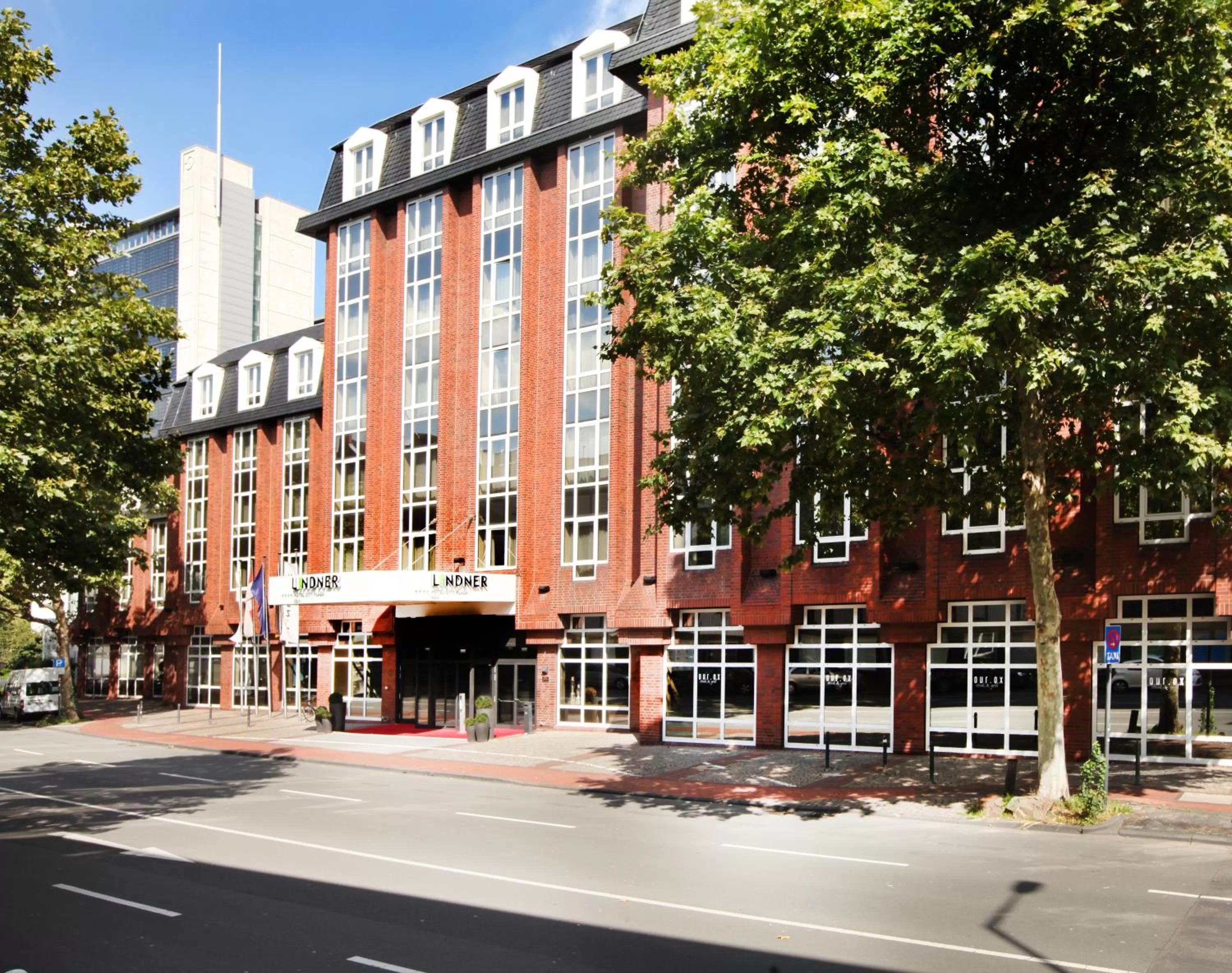Facade/entrance in Lindner Hotel Cologne City Plaza, part of JdV by Hyatt