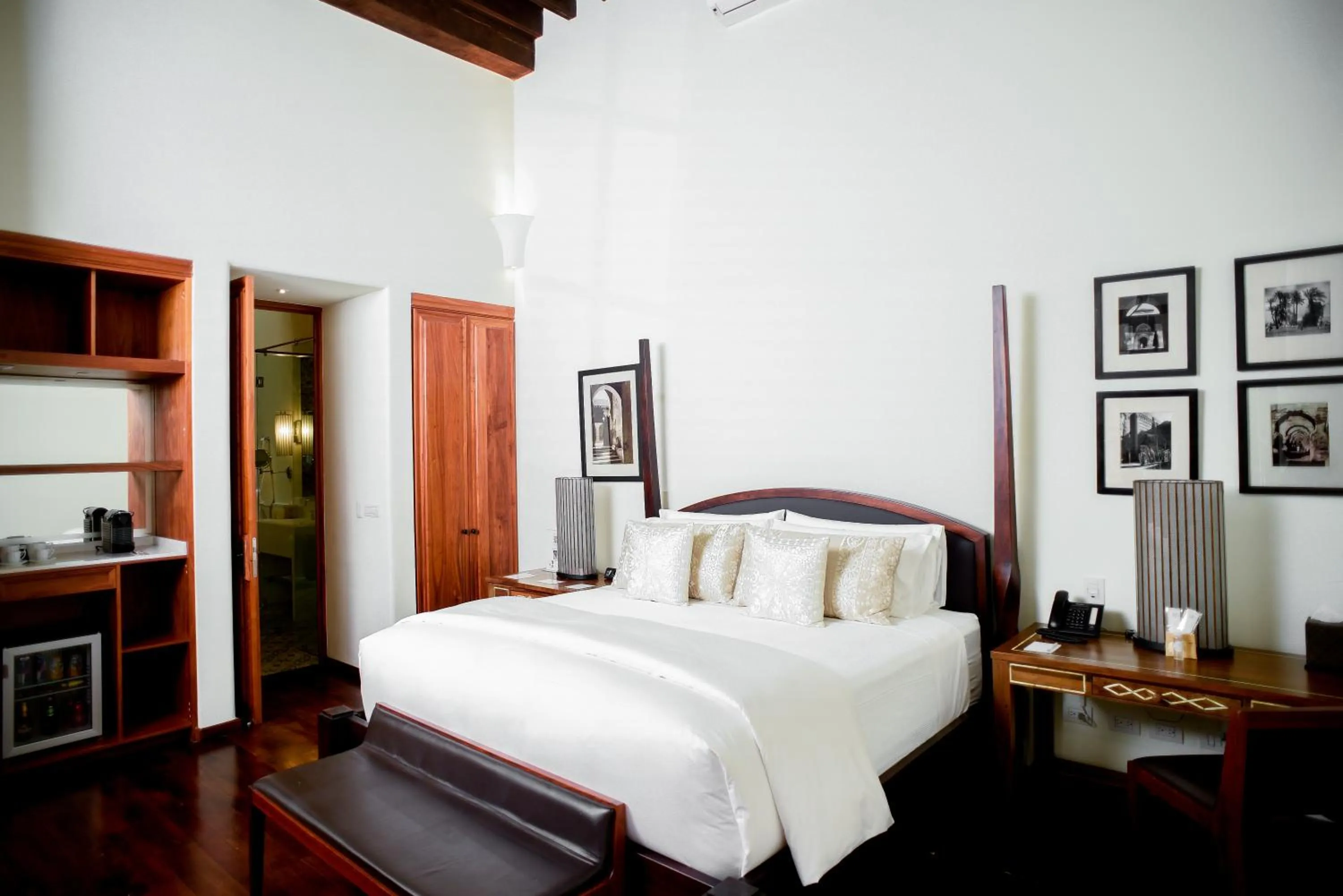 Bed in Hotel Casa Blanca 7