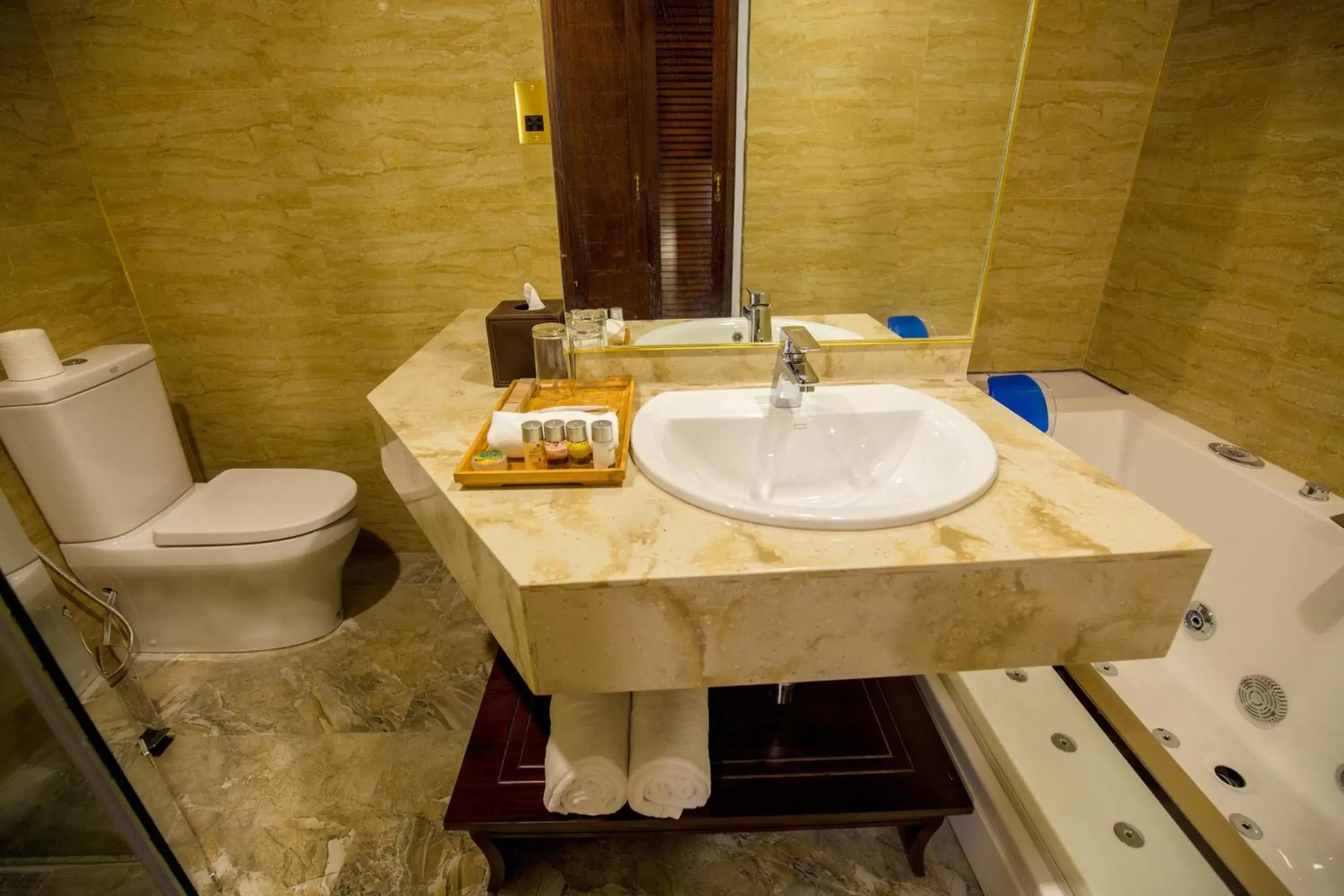 Shower, Bathroom in Trillium Boutique City Hotel