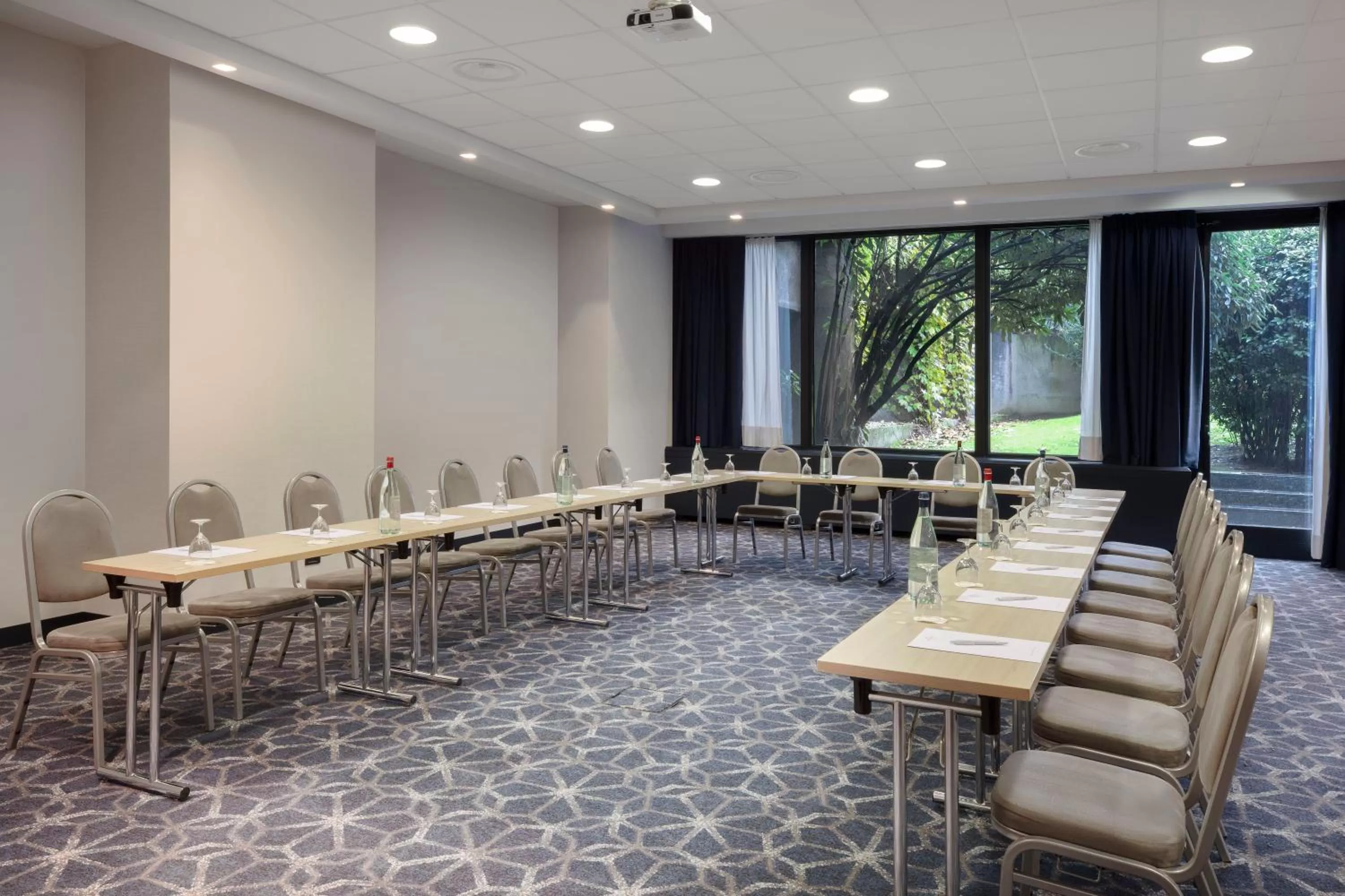 Meeting/conference room in Crowne Plaza Milan Linate by IHG