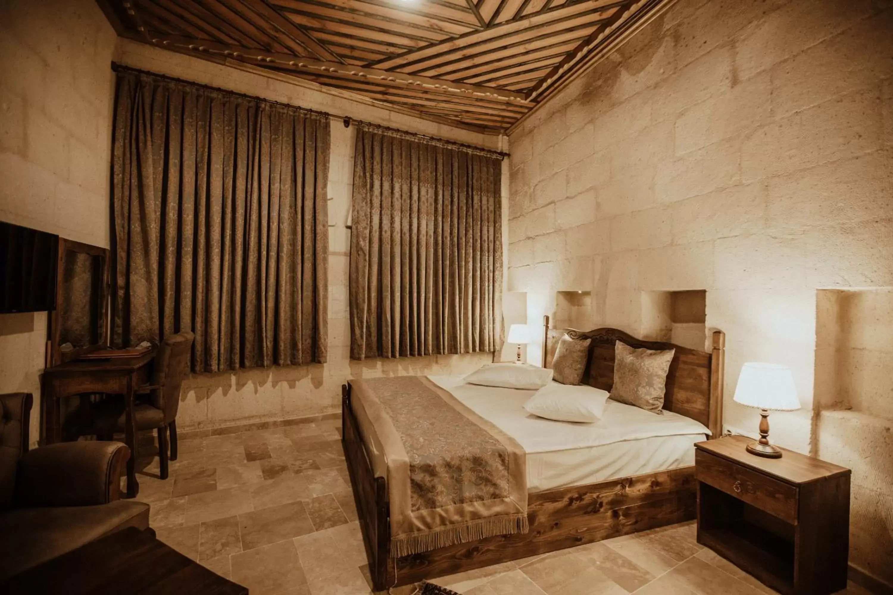 Photo of the whole room, Bed in Alia Cave Hotel