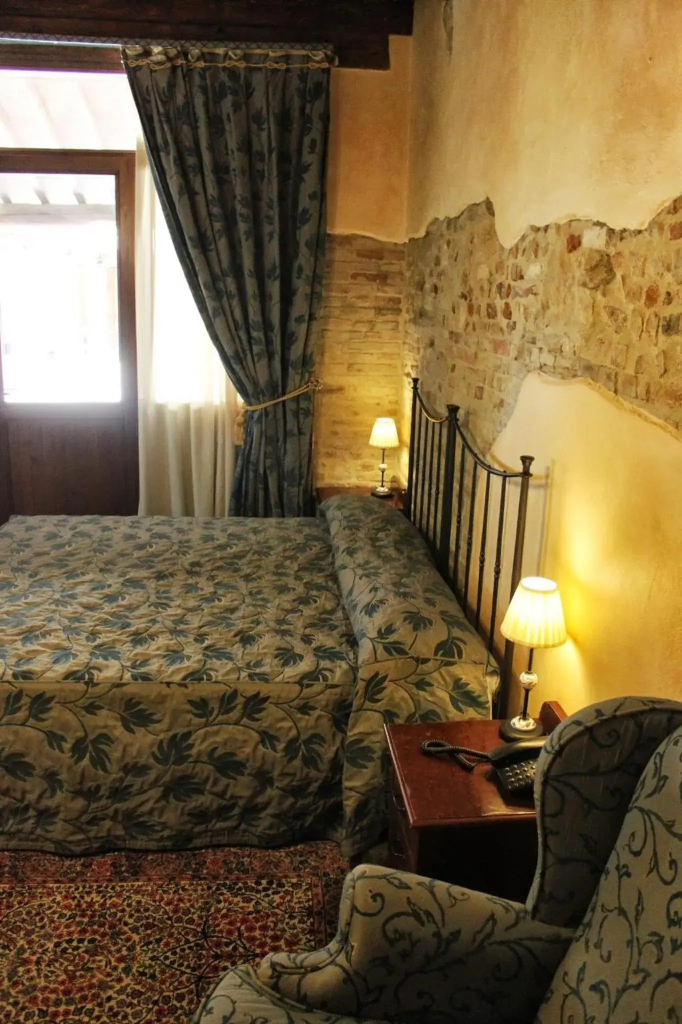 Decorative detail, Bed in Castello Montegiove