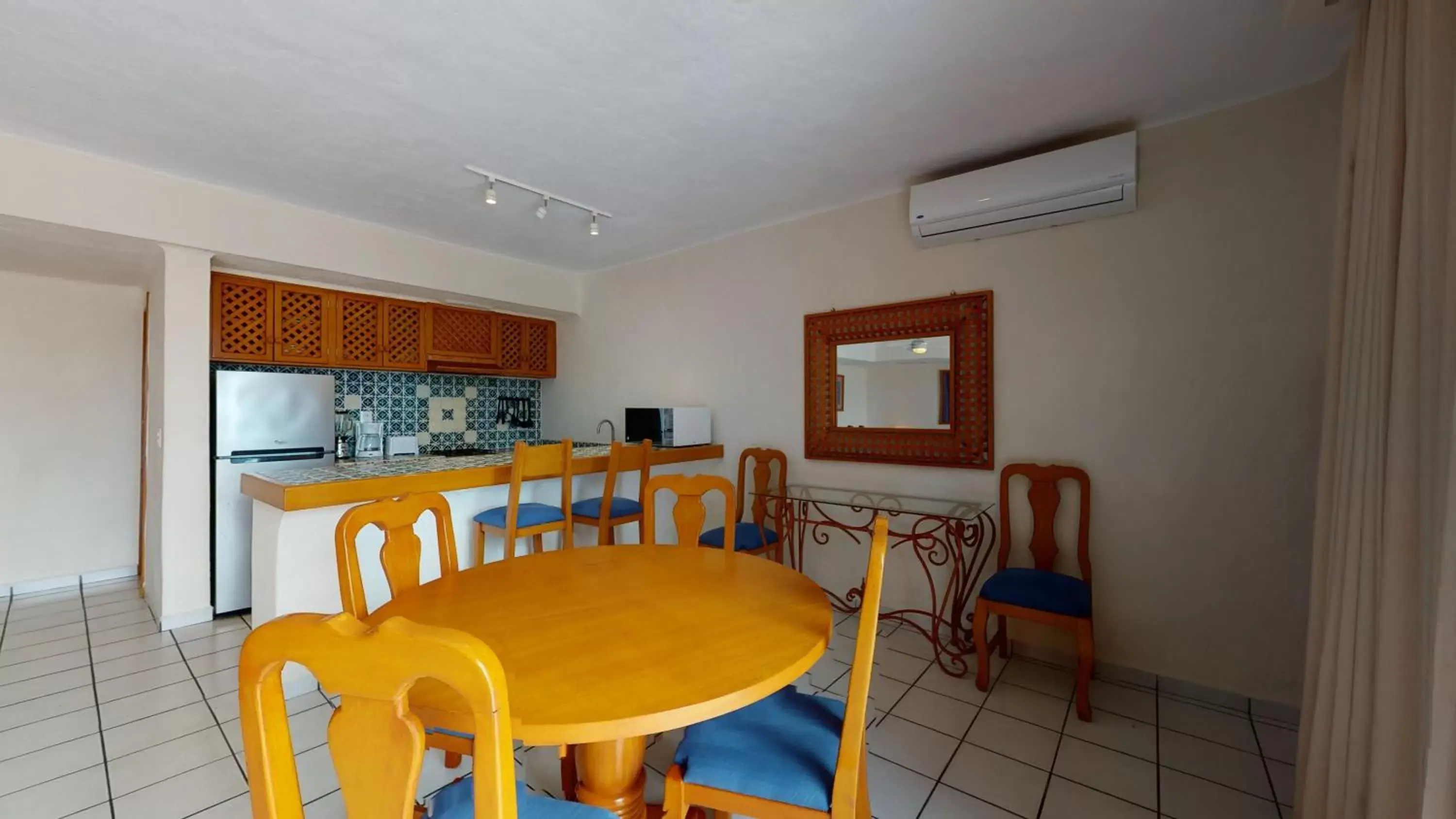 Dining Area in Park Royal Homestay Los Tules Puerto Vallarta