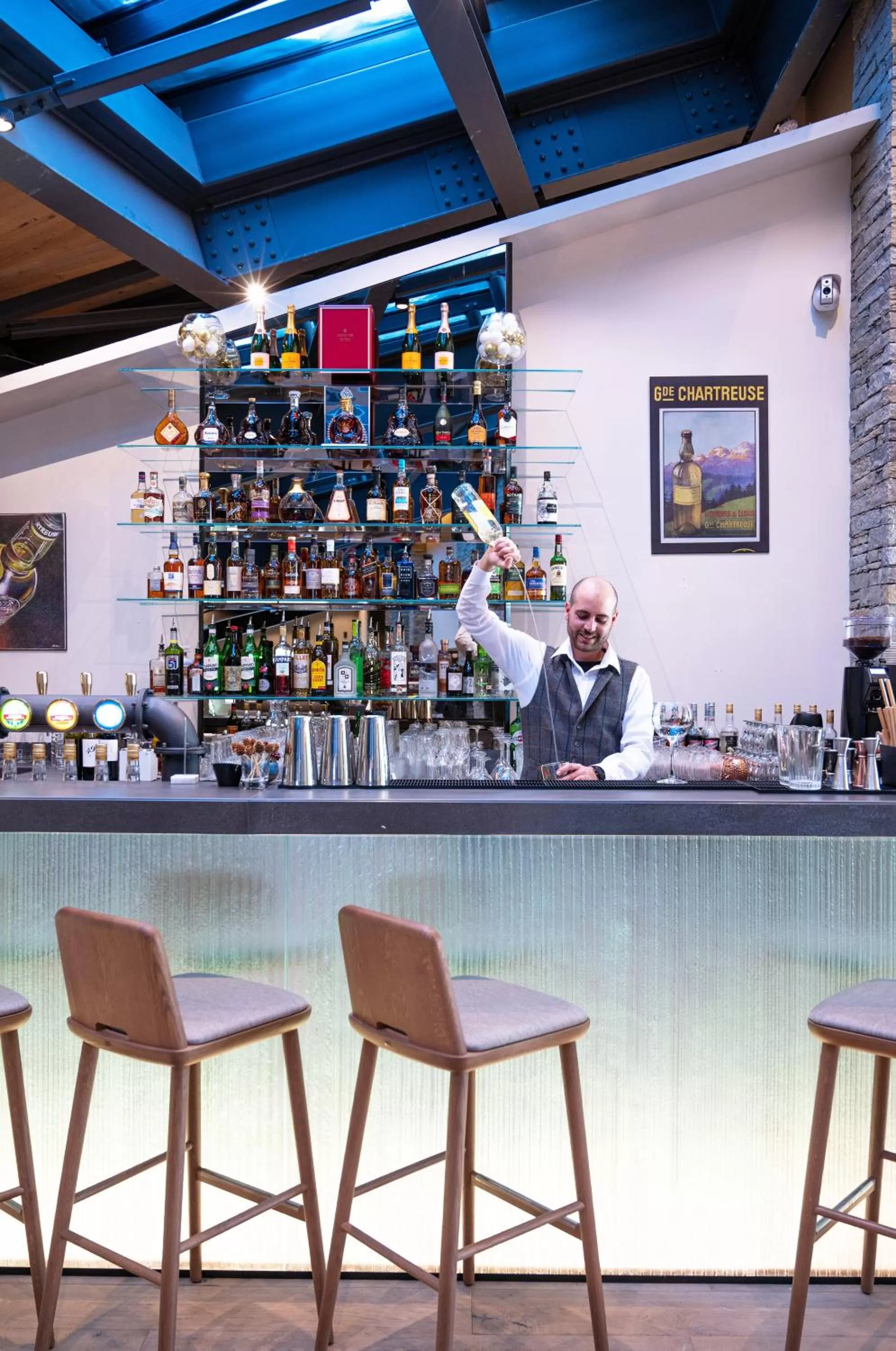 Lounge or bar in Hôtel VoulezVous by Les Etincelles