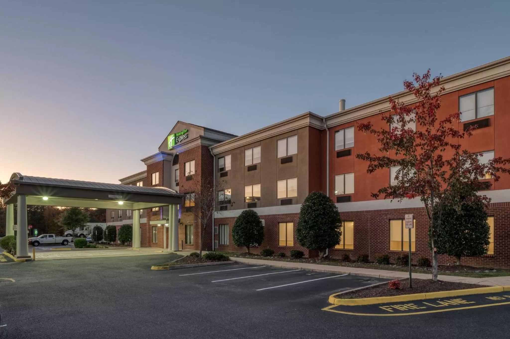 Property building in Holiday Inn Express Hotel & Suites Thornburg-S. Fredericksburg by IHG