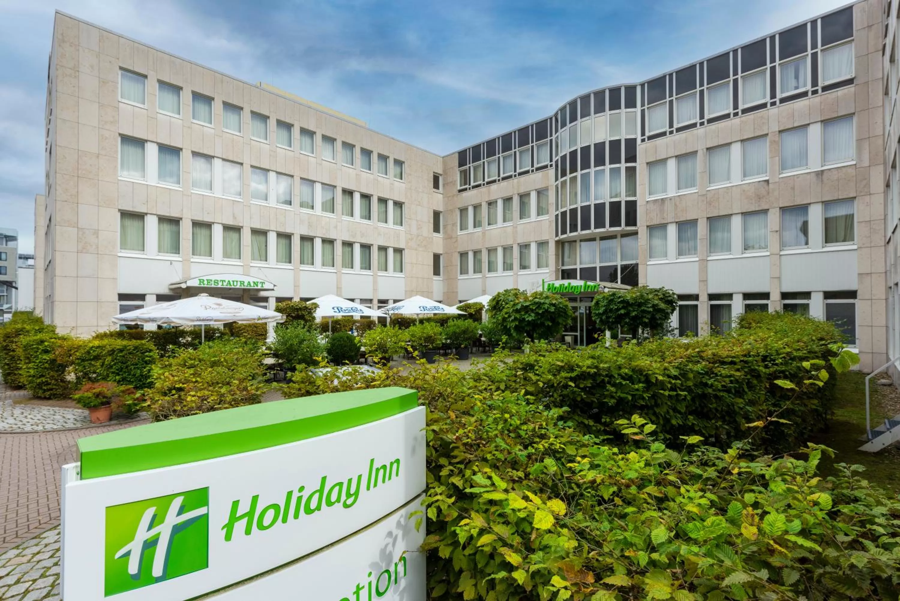 Property building in Holiday Inn Frankfurt Airport - Neu-Isenburg by IHG
