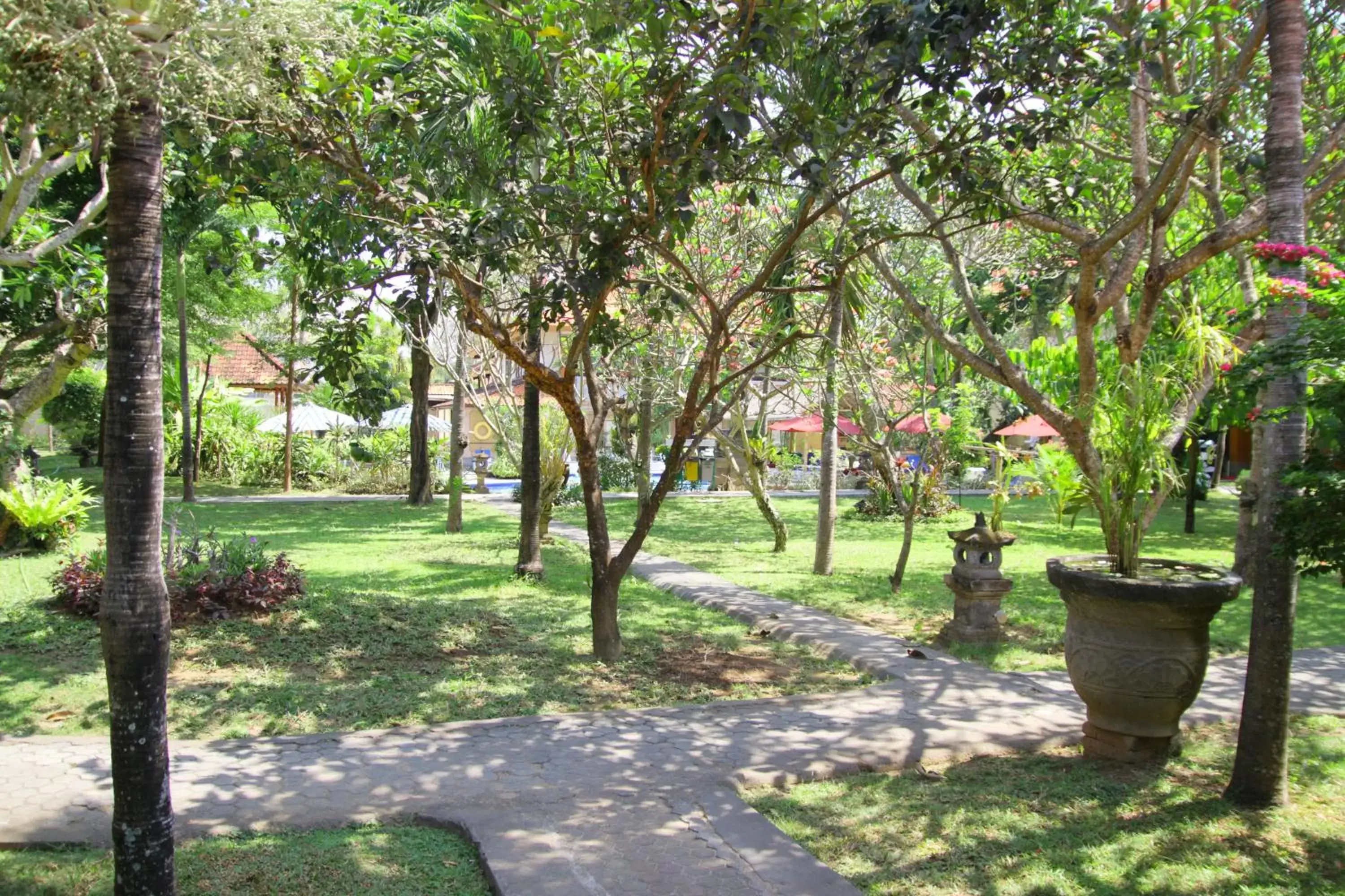 Garden view, Garden in Inna Sindhu Beach Hotel & Resort