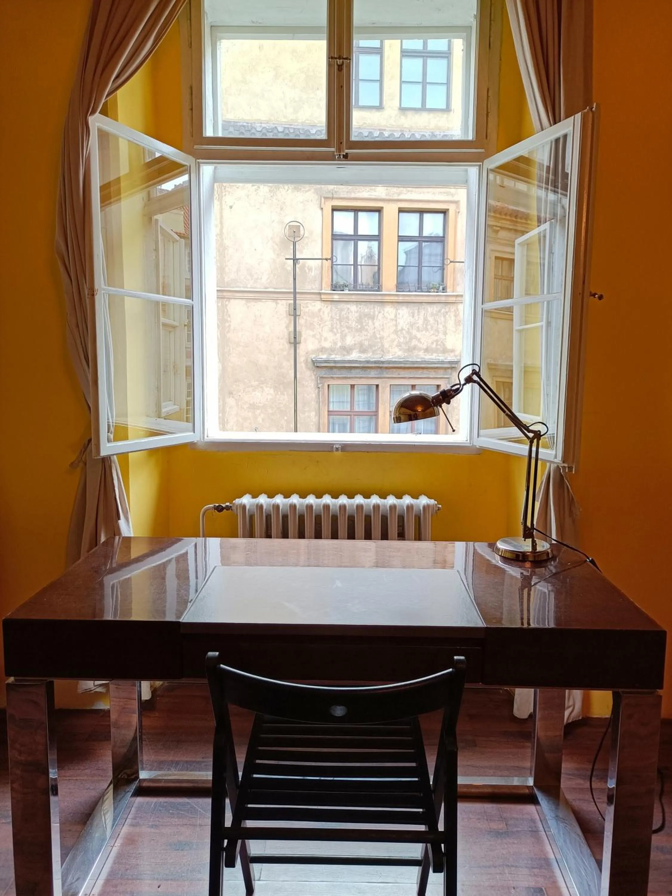 Charles Bridge Hostel & Apartments