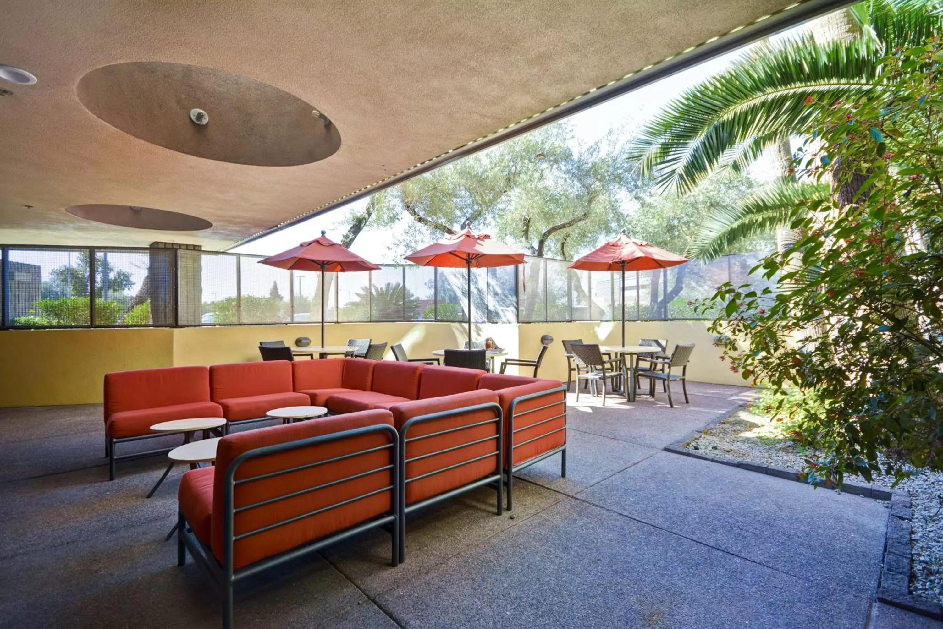 Patio in DoubleTree by Hilton Phoenix North