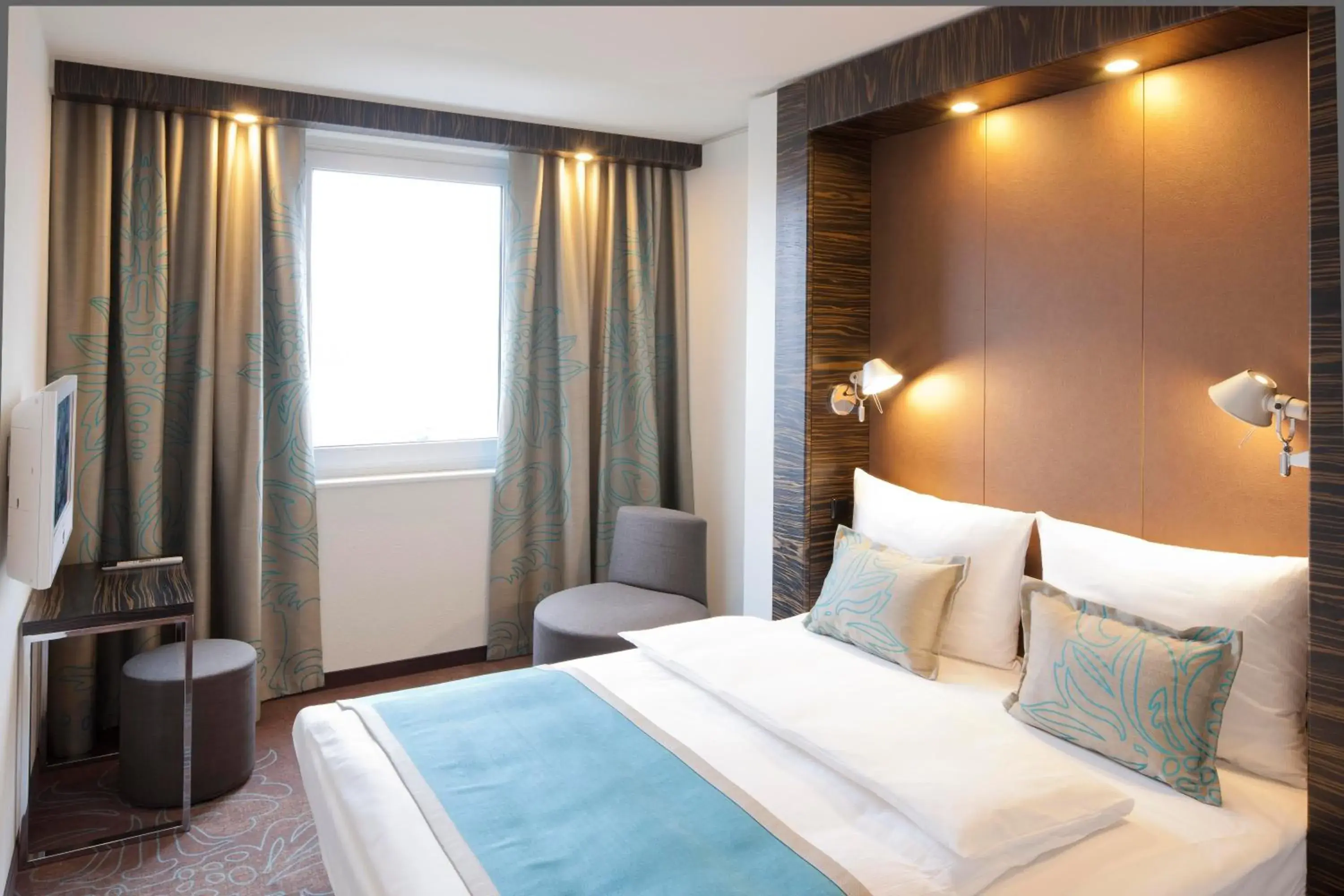 Room with Queen Size Bed - single occupancy in Motel One Hamburg-Alster