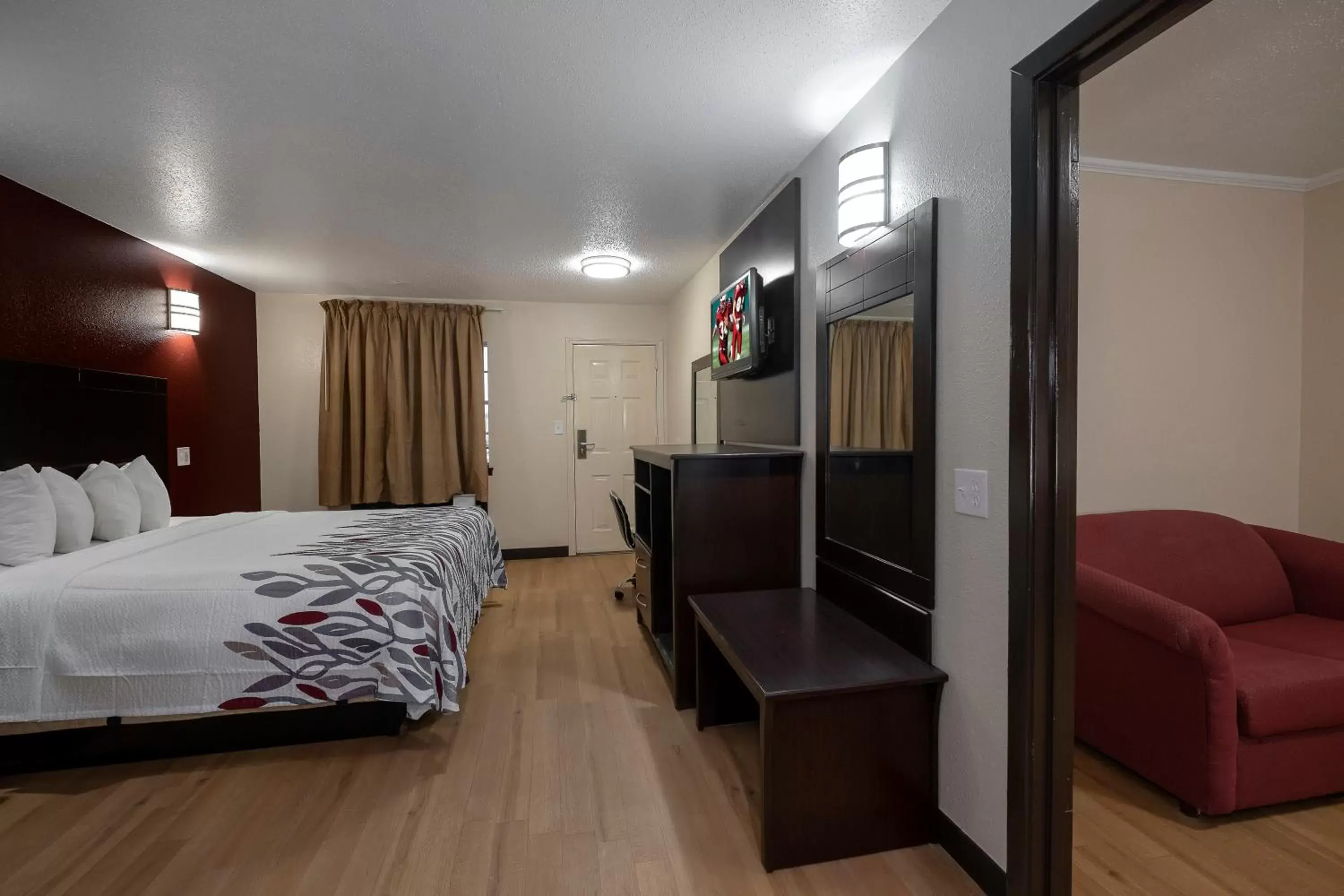 Photo of the whole room, Bed in Red Roof Inn Morgan City Photo of the whole room, Bed in Red Roof Inn Morgan City