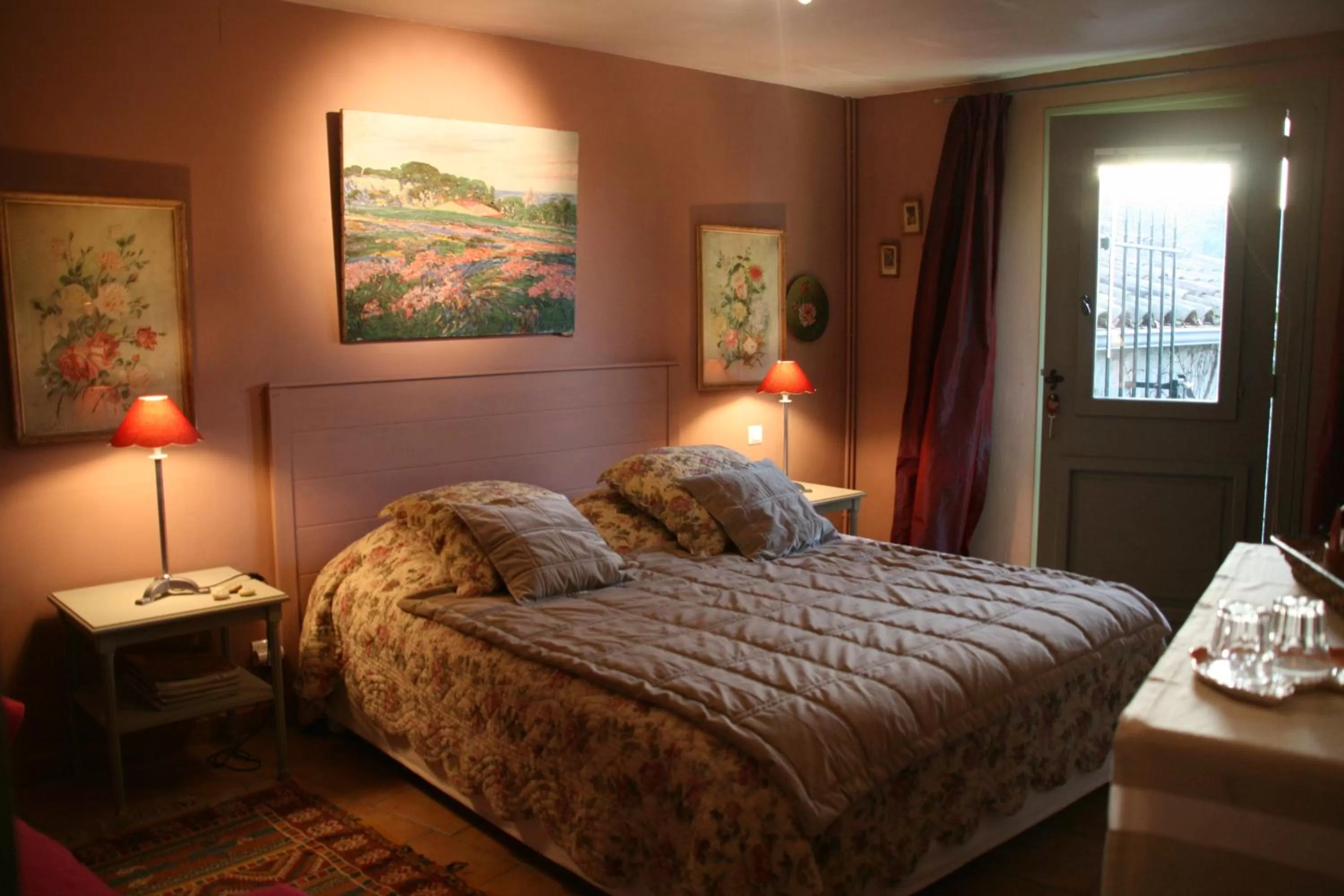 Bedroom, Bed in La Maison sur la Colline