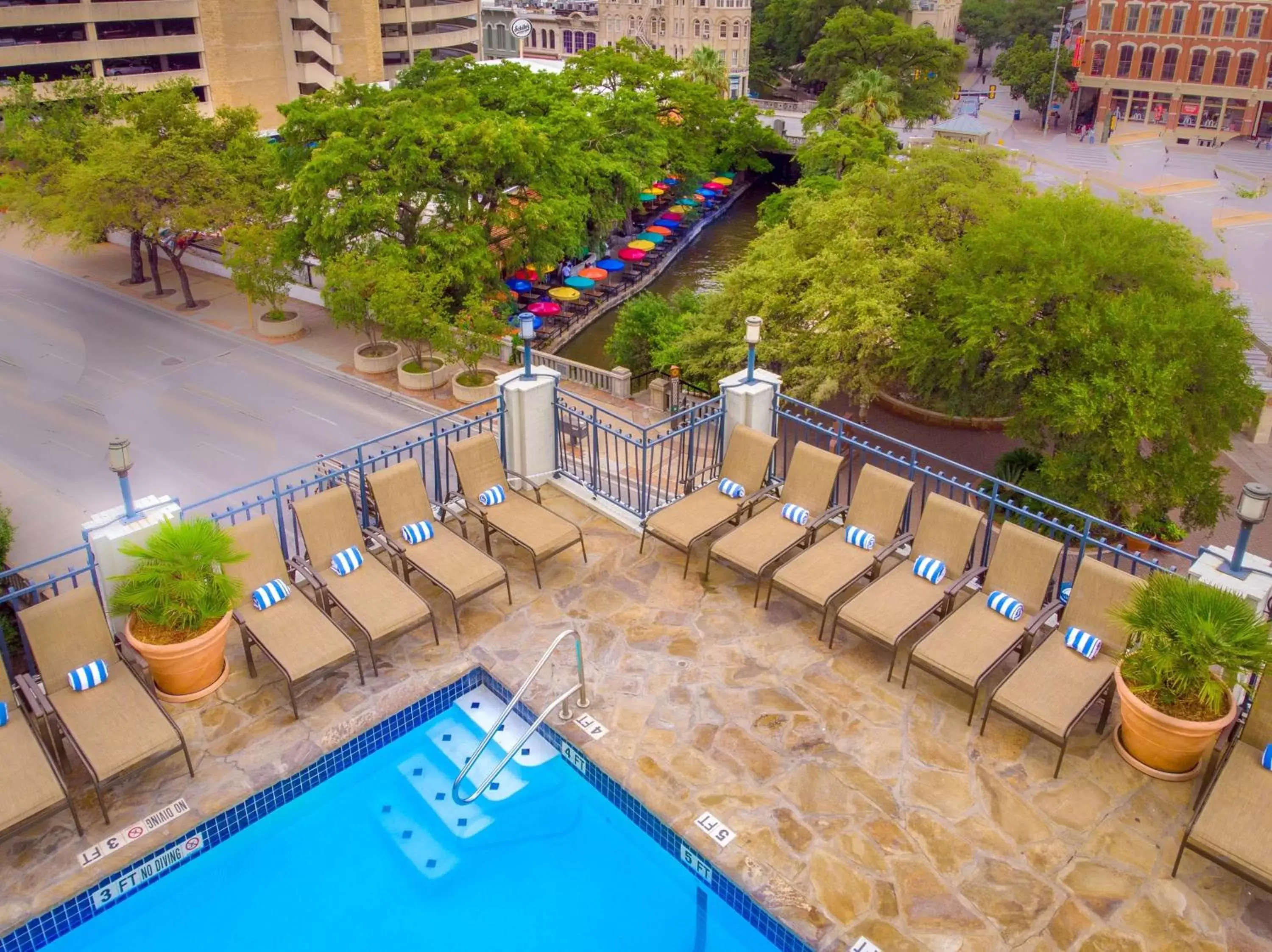 Property building, Pool View in Hilton Palacio del Rio