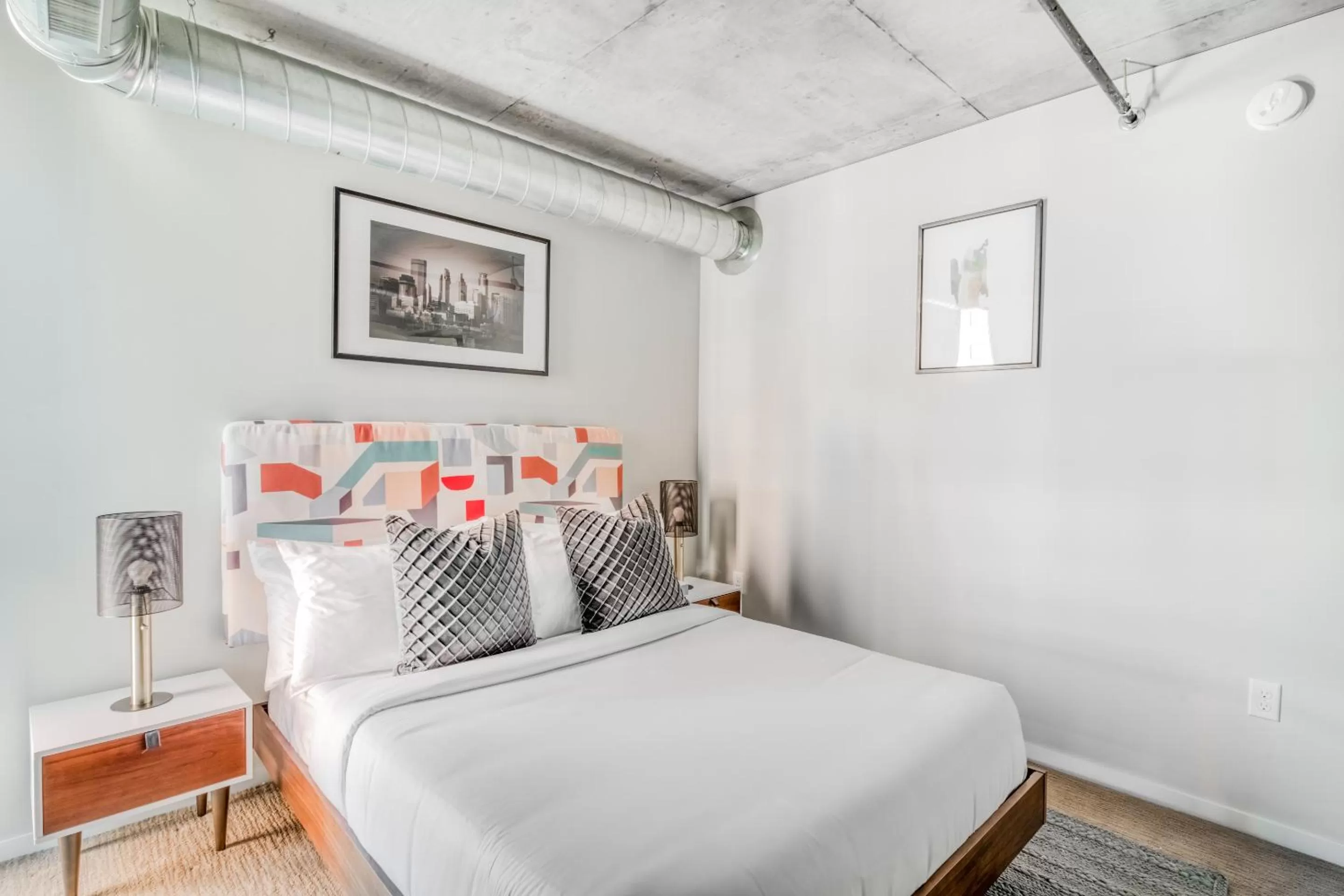 Bed in Mint House Minneapolis - Downtown West