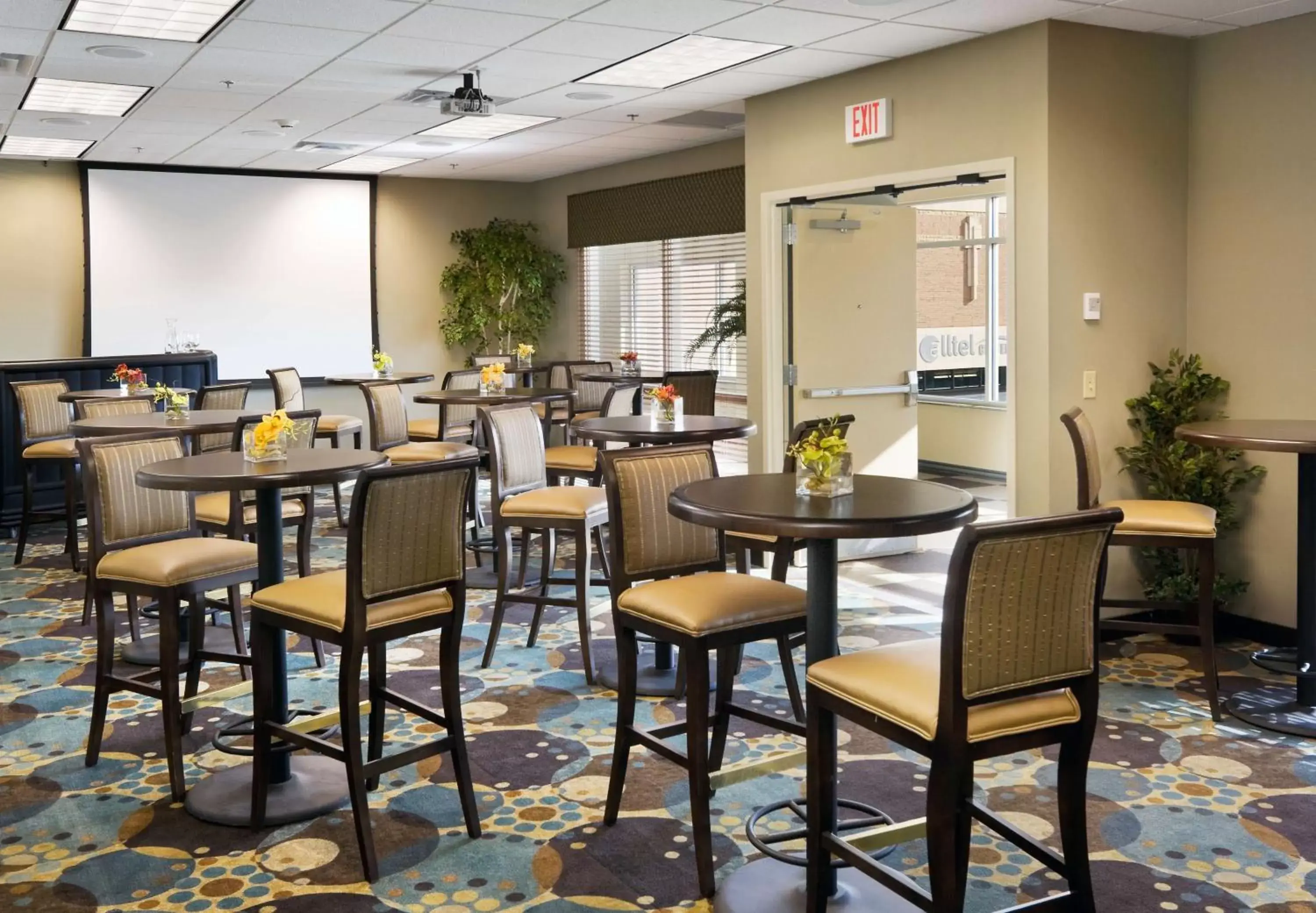Meeting/conference room, Restaurant/Places to Eat in Hilton Garden Inn Mankato Downtown