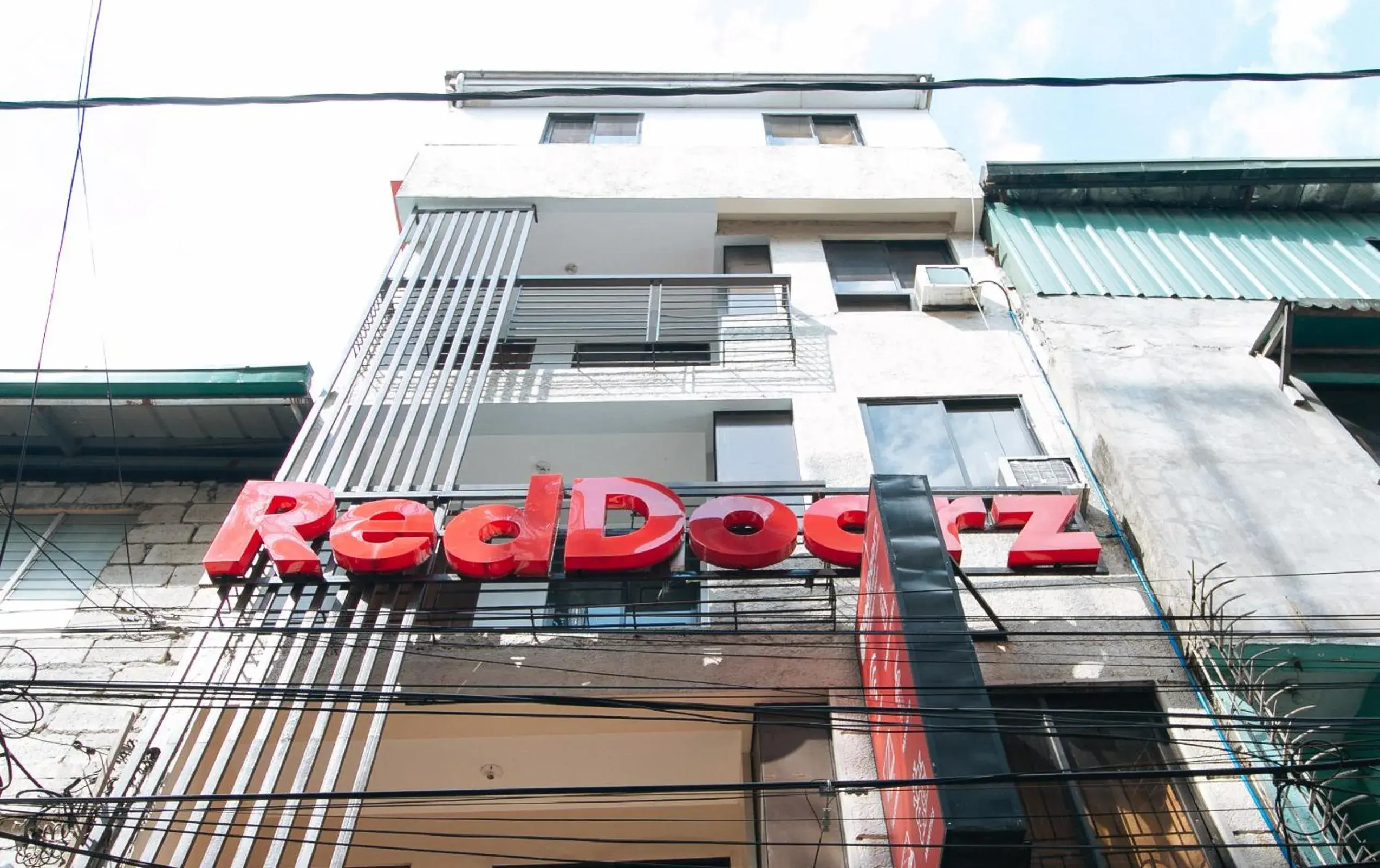 Property Building in RedDoorz DBuilders Ph2 Taguig