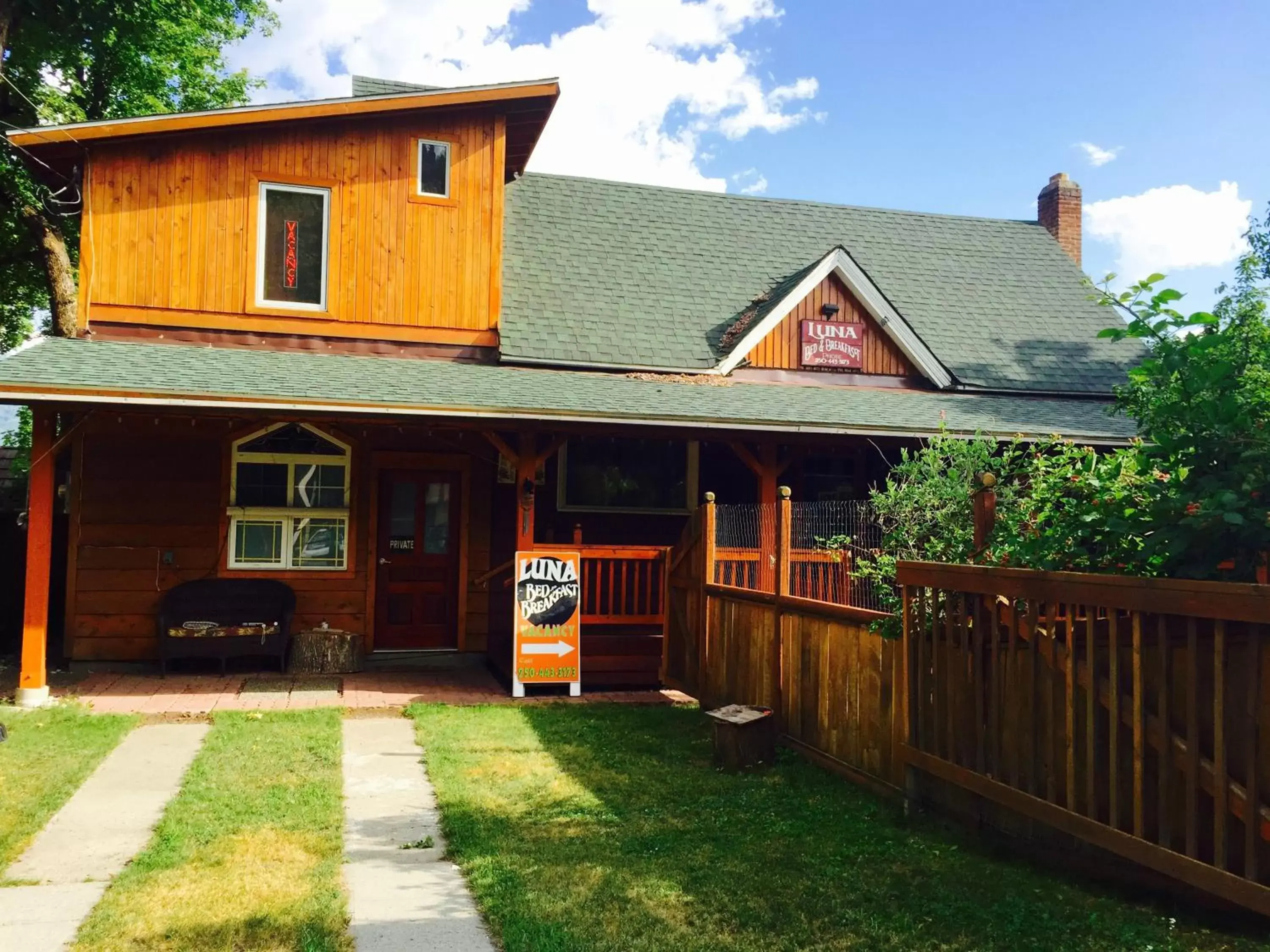 Facade/entrance, Property Building in Luna Bed & Breakfast