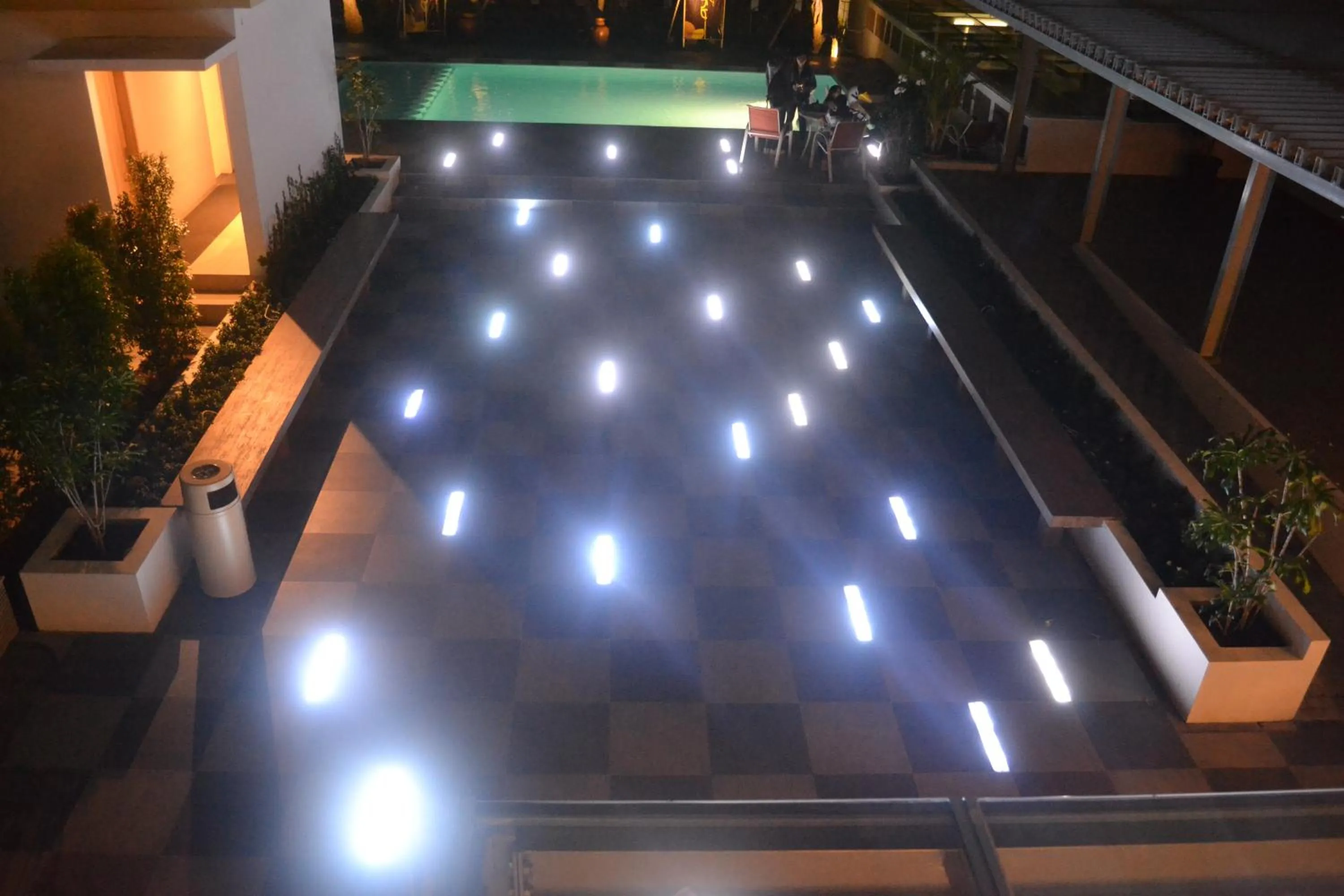 Restaurant/places to eat in La Lisa Hotel Surabaya