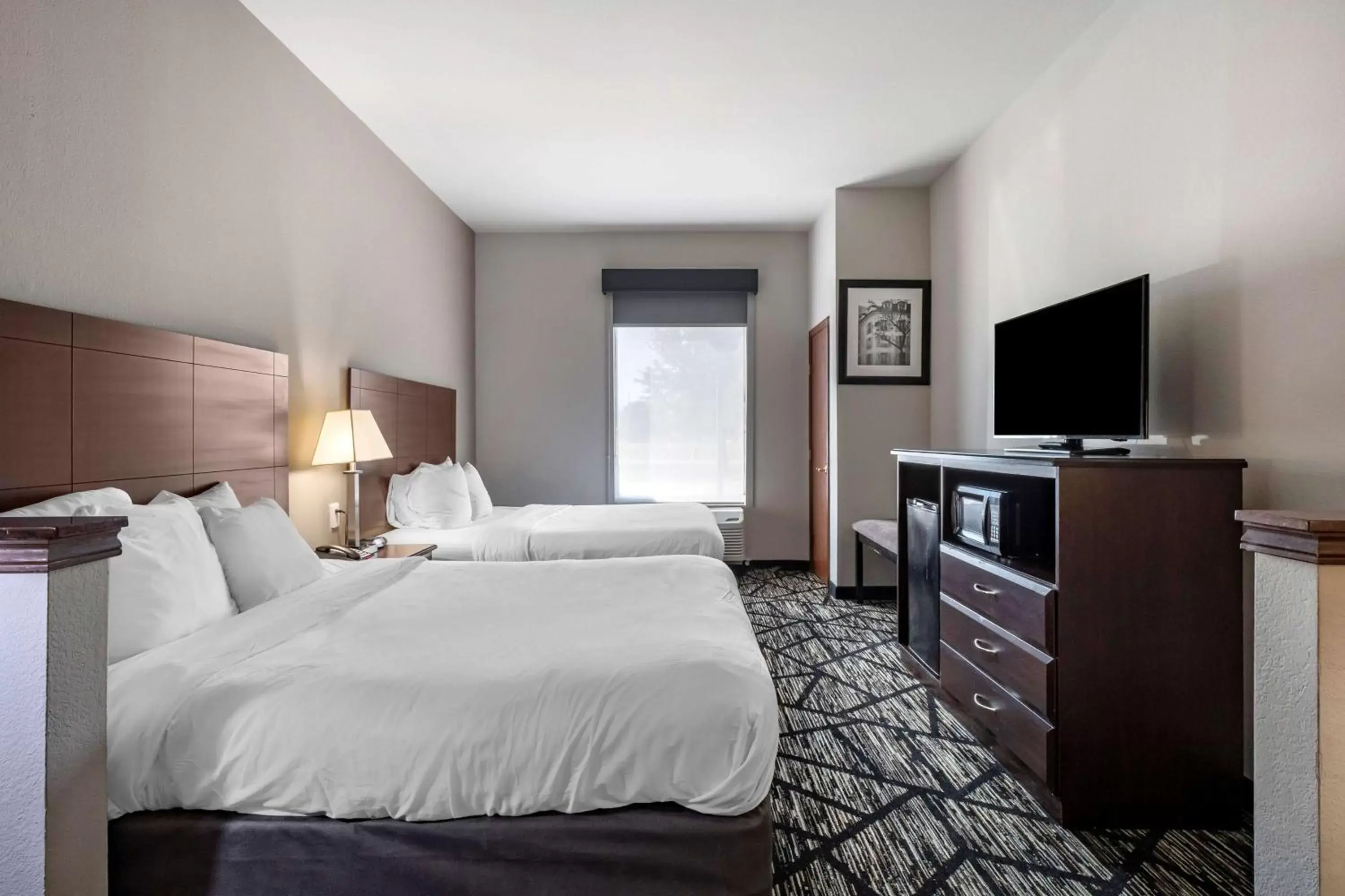 Bed in Best Western Plus McKinney Inn and Suites