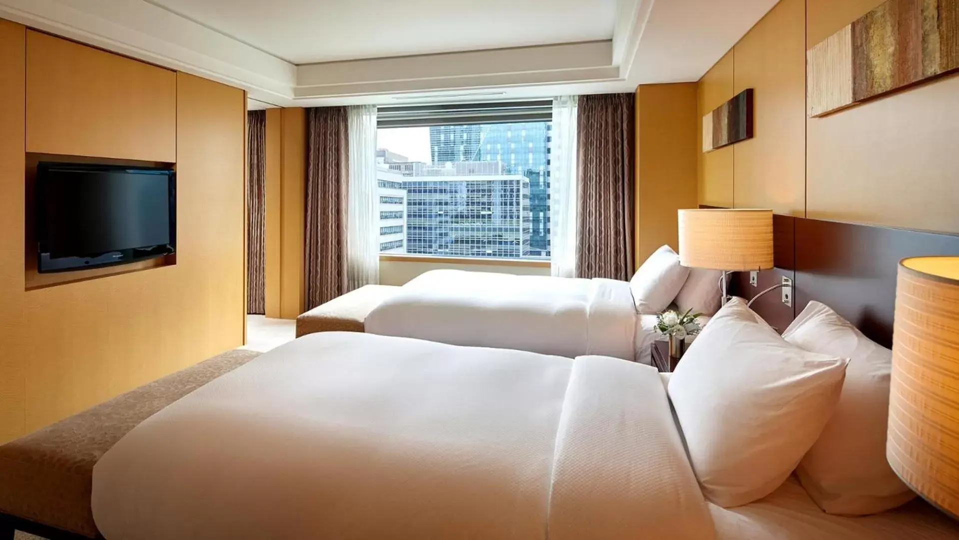 Bed in Lotte Hotel Seoul