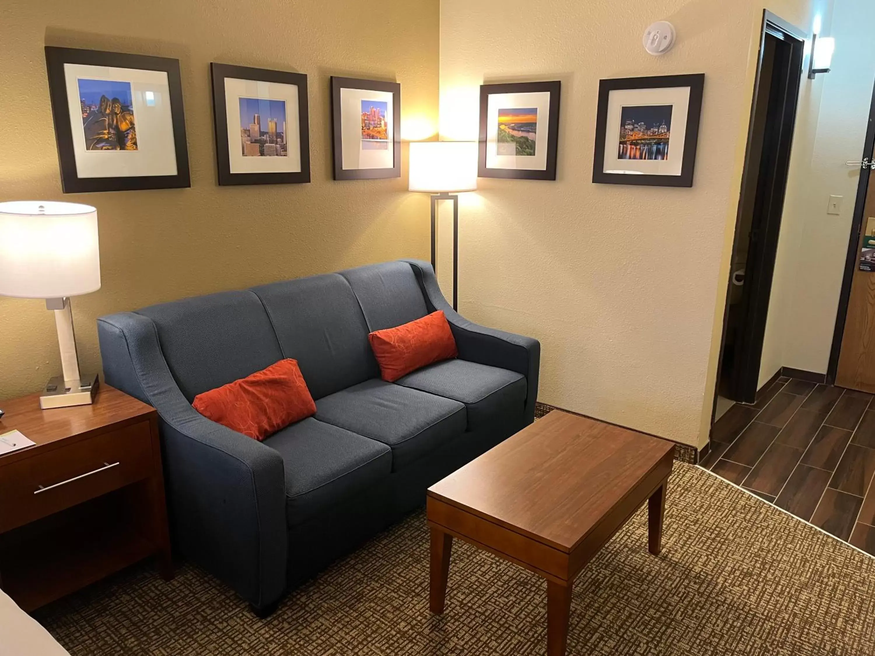 Seating Area in Wingate by Wyndham West Mifflin