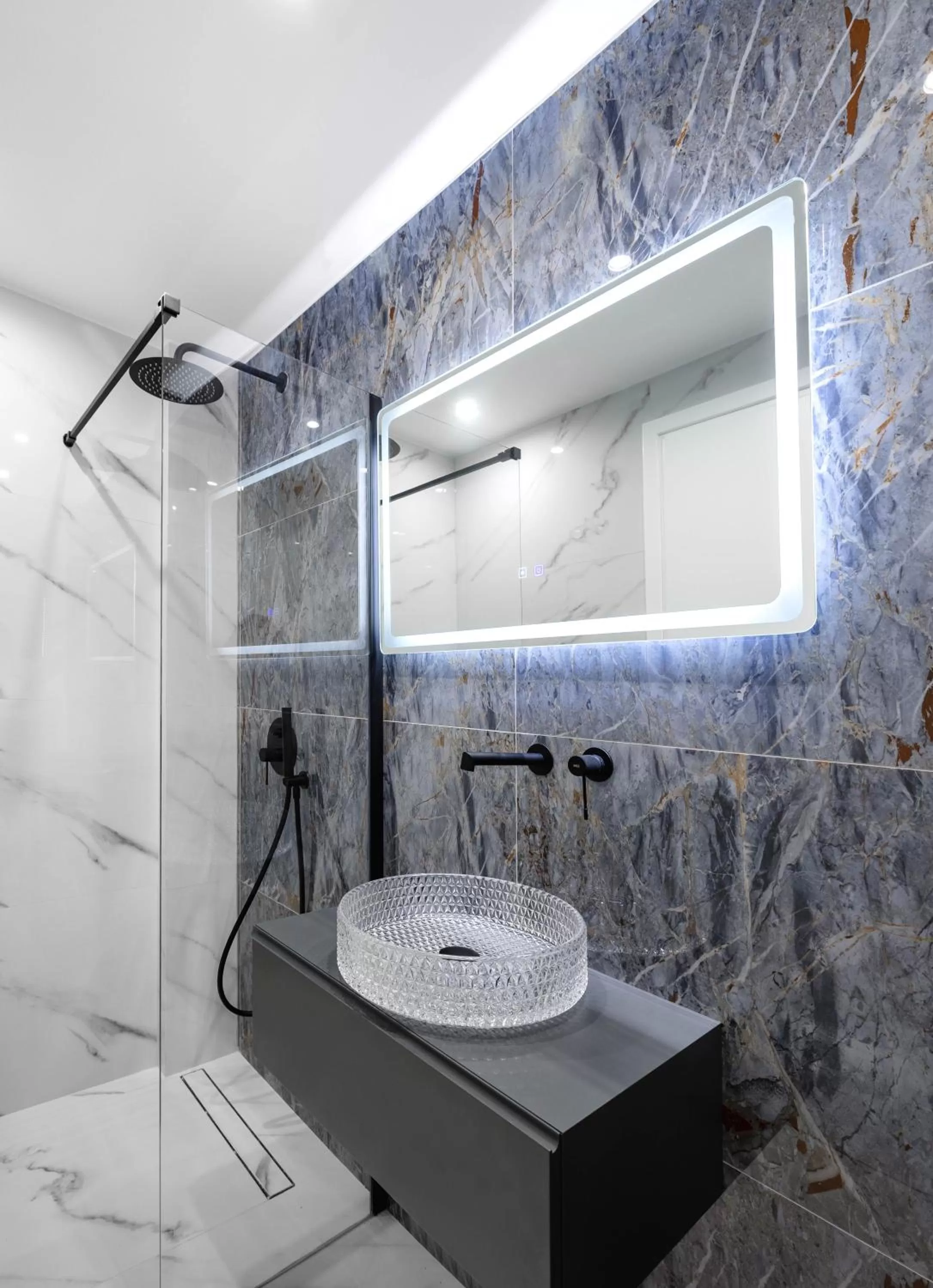 Shower in Athens Feeling