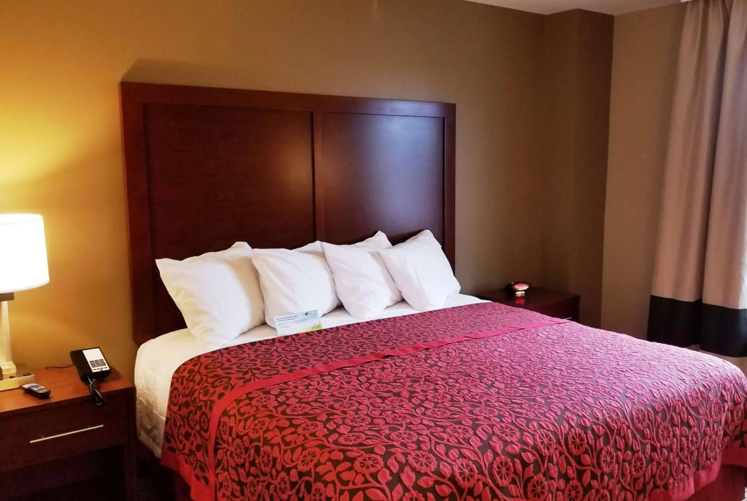 Photo of the whole room, Bed in Days Inn by Wyndham Brooklyn Marine Park