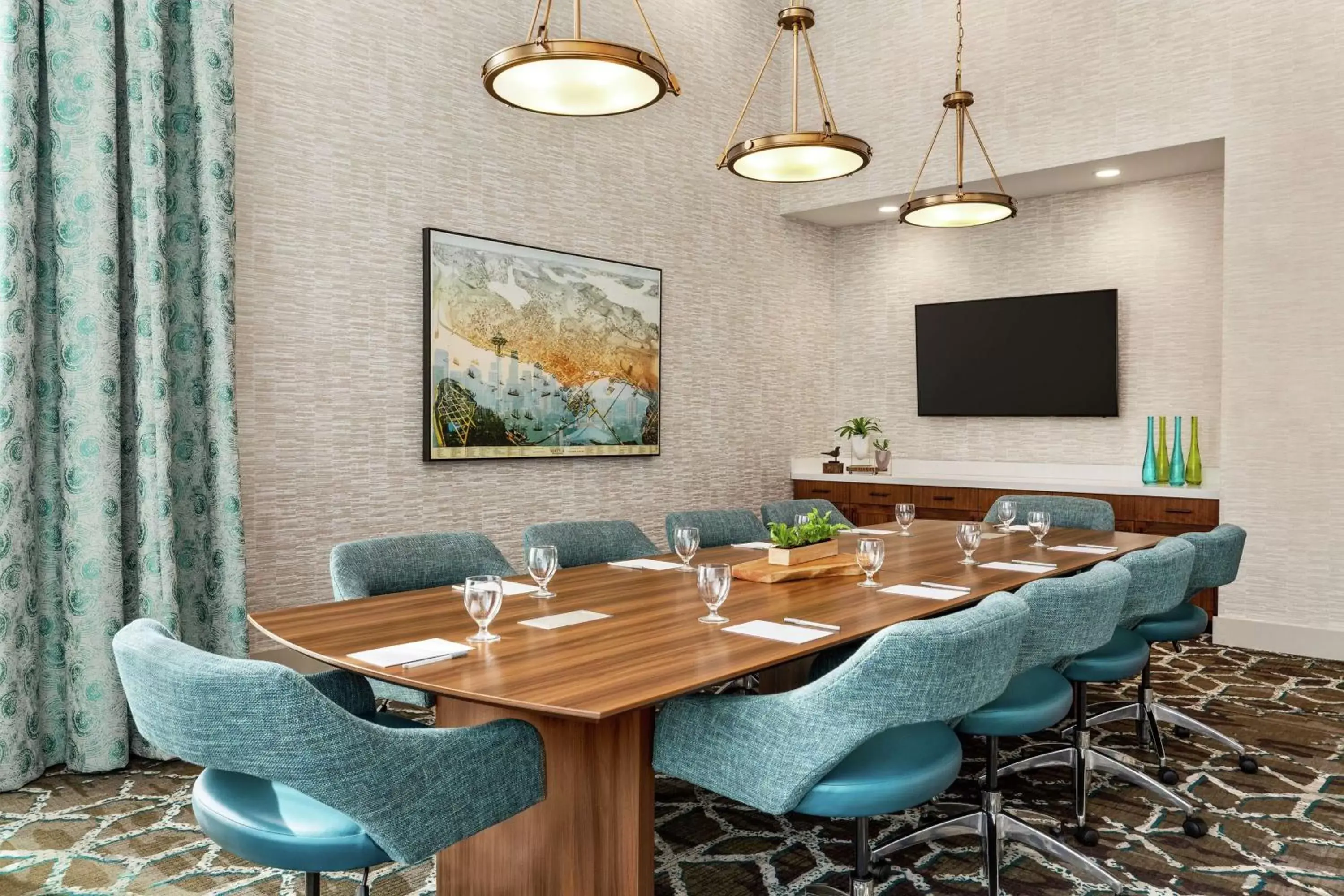 Meeting/conference room, Restaurant/Places to Eat in Hilton Garden Inn Seattle Airport