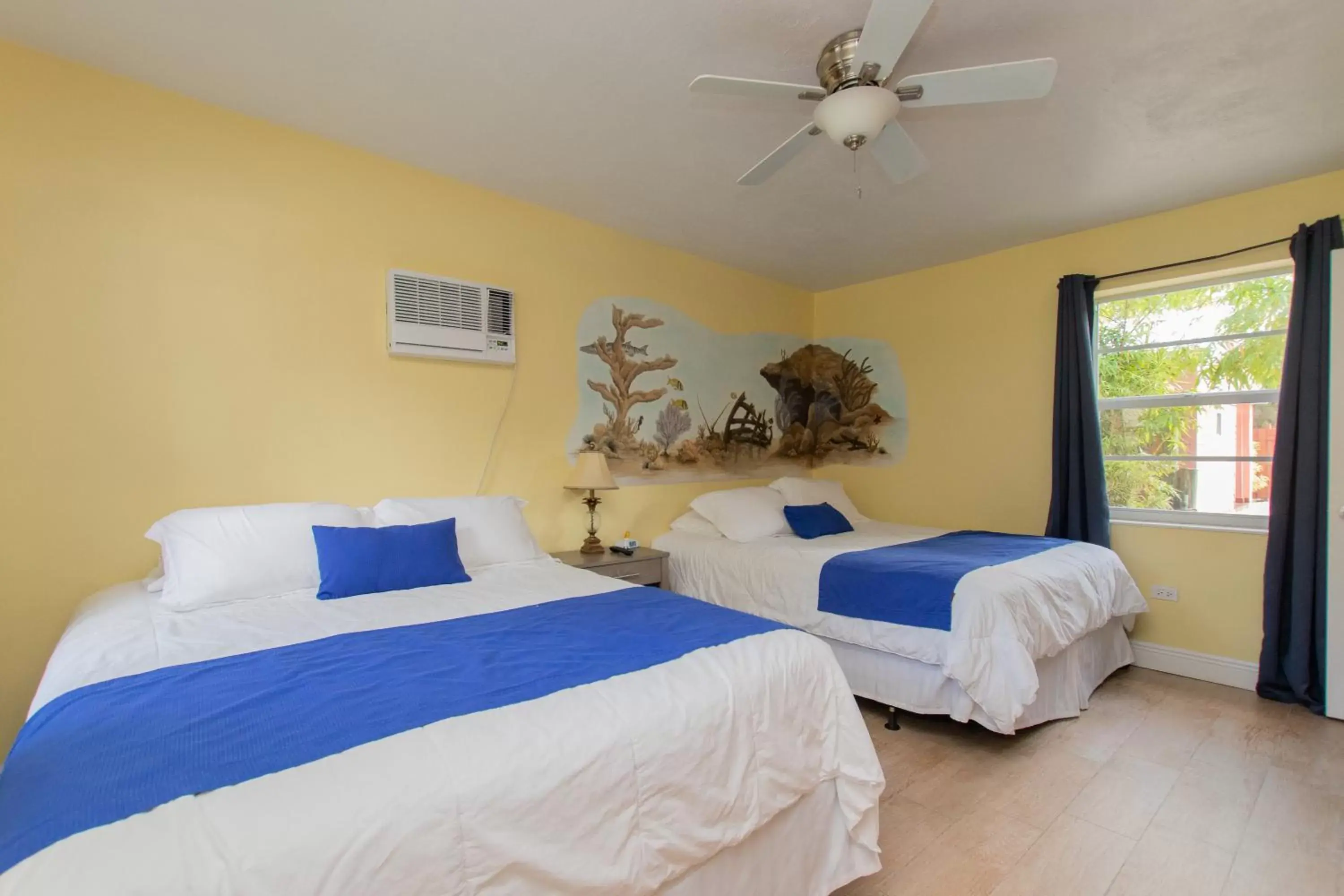 Bed in Sunset Cove Beach Resort