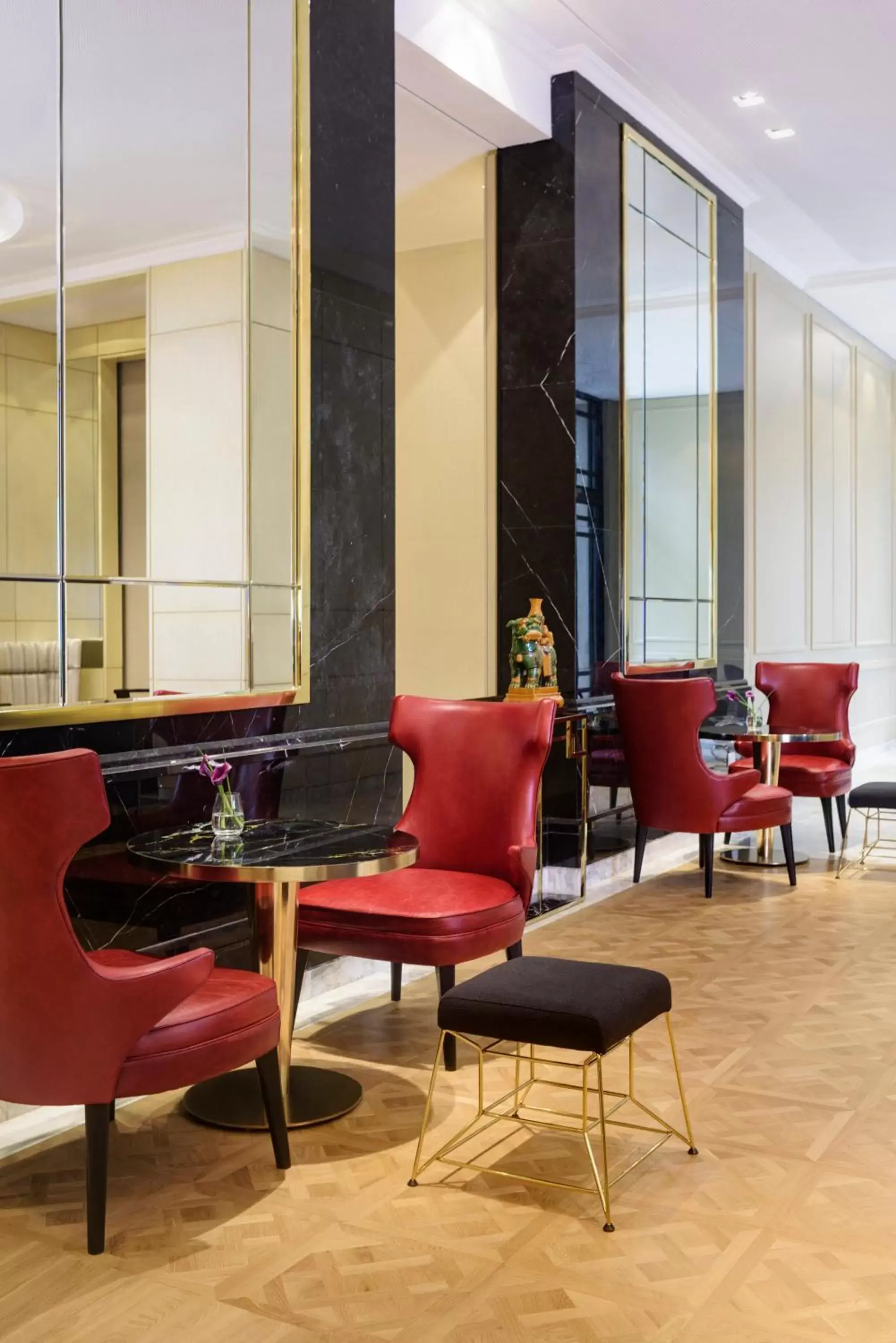 Lounge or bar, Lobby/Reception in Alvear Icon Hotel