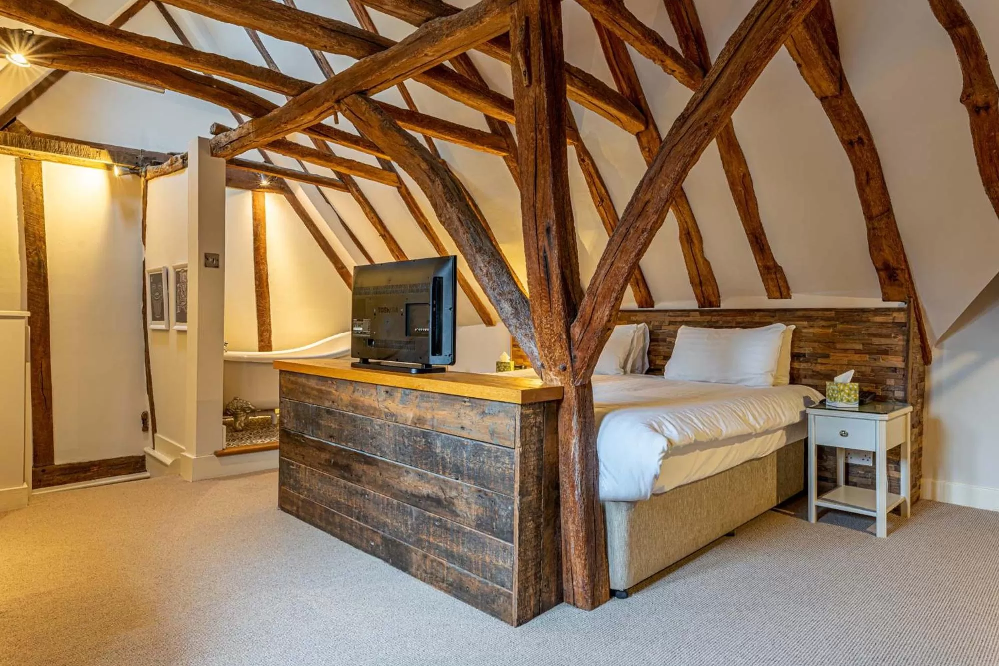 Deluxe Double Room with Bath in The Sun Inn