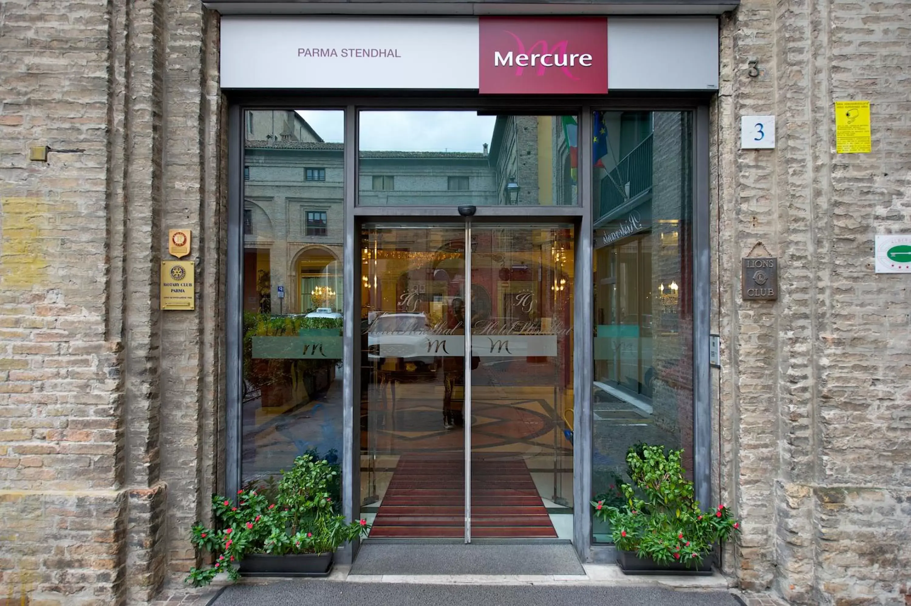 Facade/Entrance in Mercure Parma Stendhal