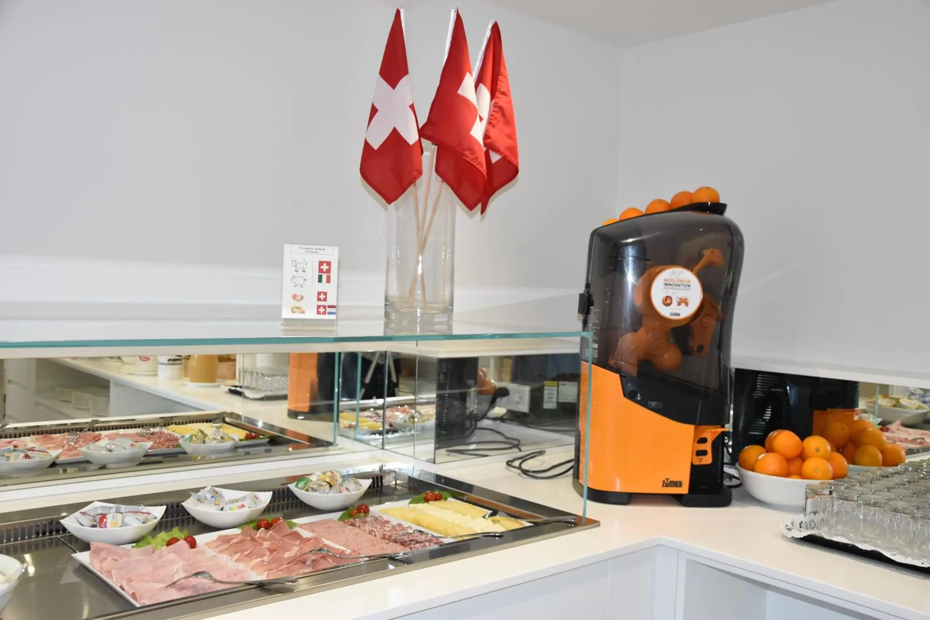 Food, Coffee/Tea Facilities in Hotel City Locarno
