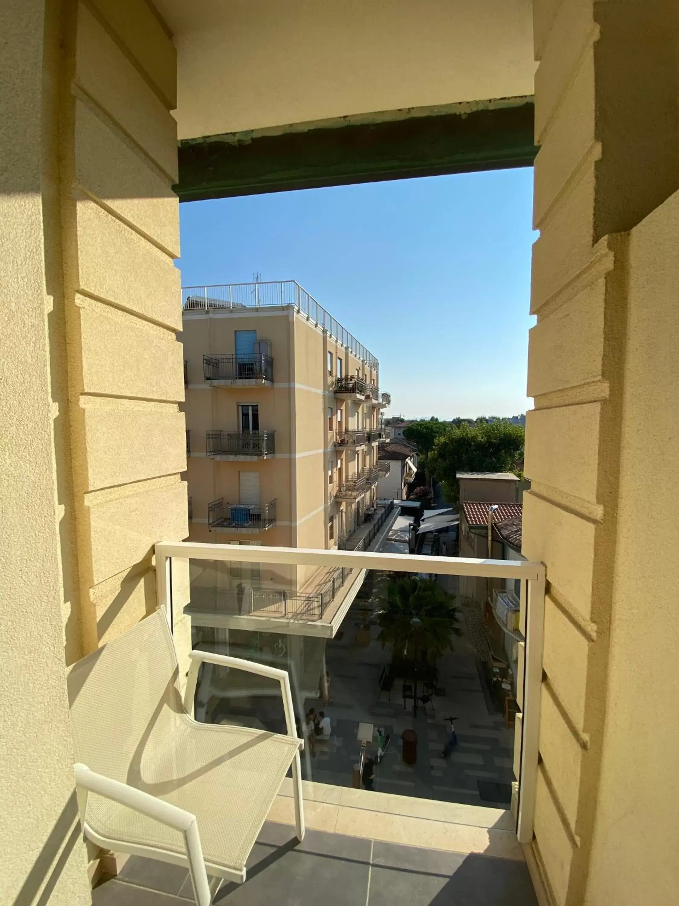 Balcony/Terrace in Marina Beach Suite Hotel