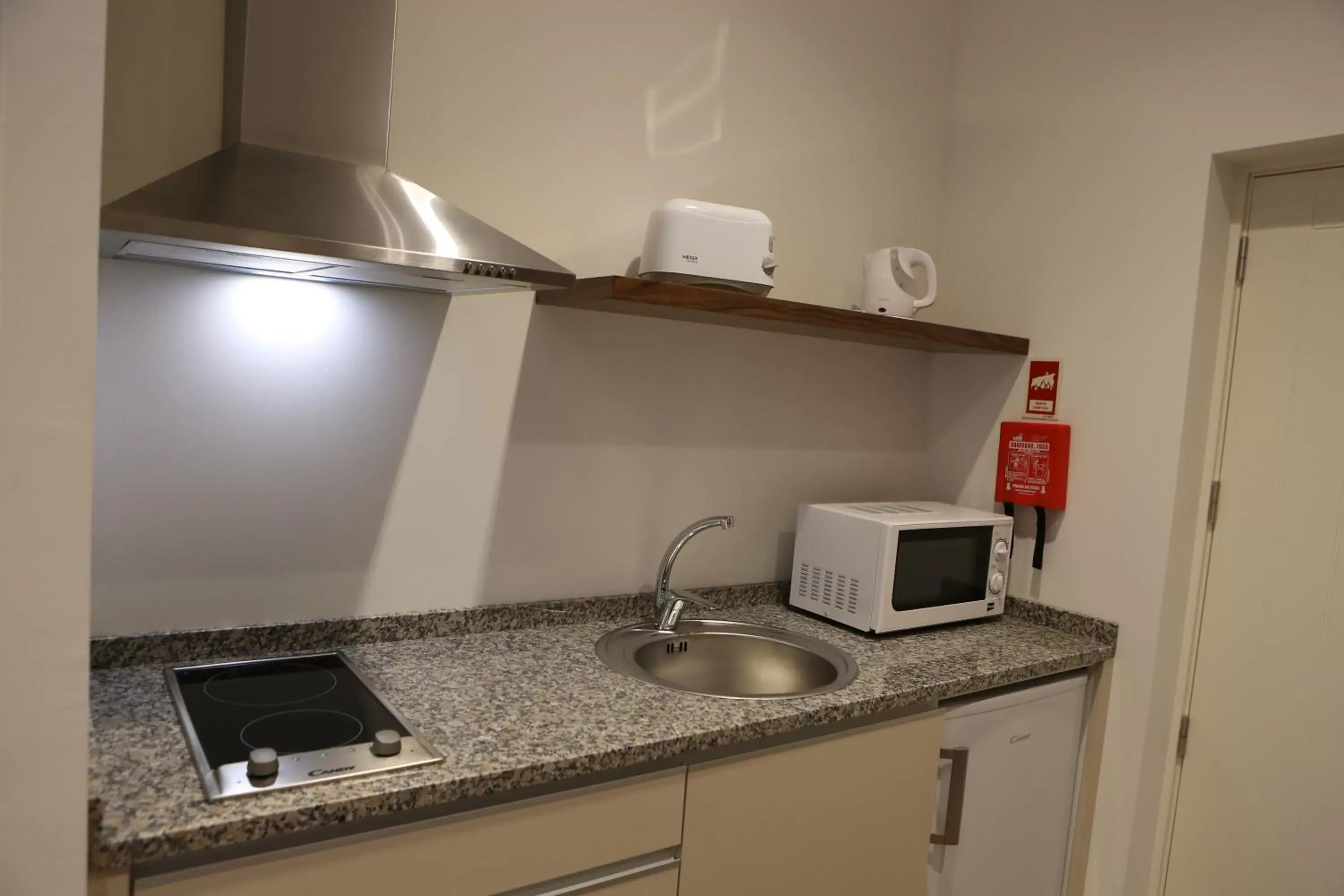 Kitchen or kitchenette, Kitchen/Kitchenette in Hotel Solar do Rebolo