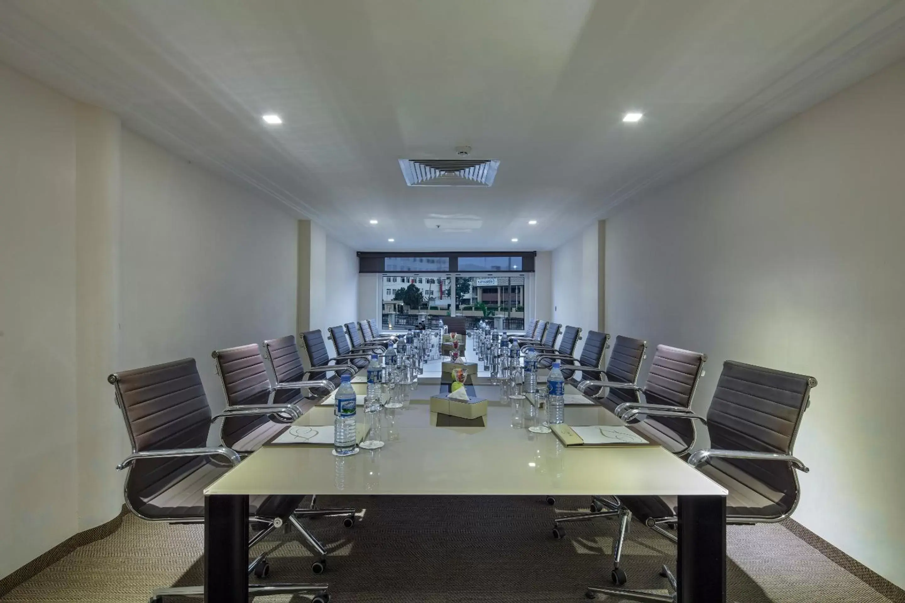 Meeting/conference room in Fraser Suites Abuja