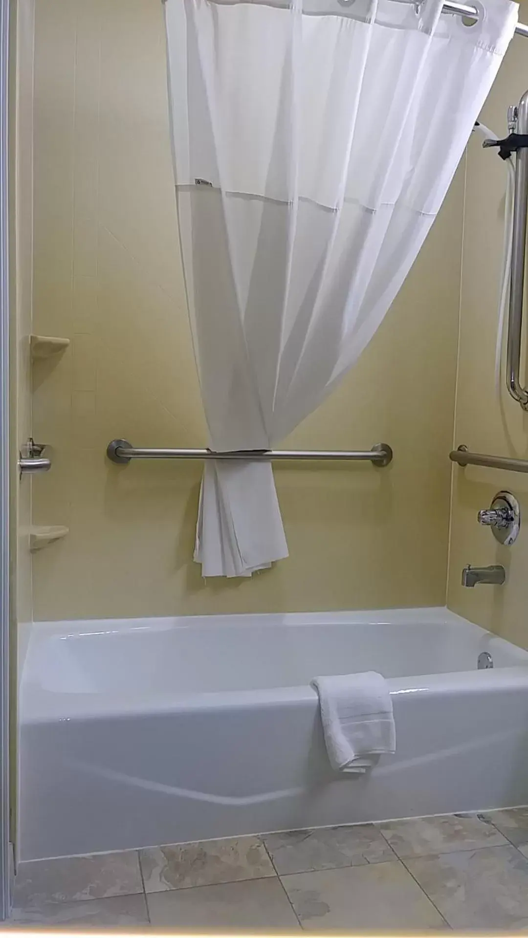 Bathroom in Microtel Inn & Suites by Wyndham Wheeler Ridge