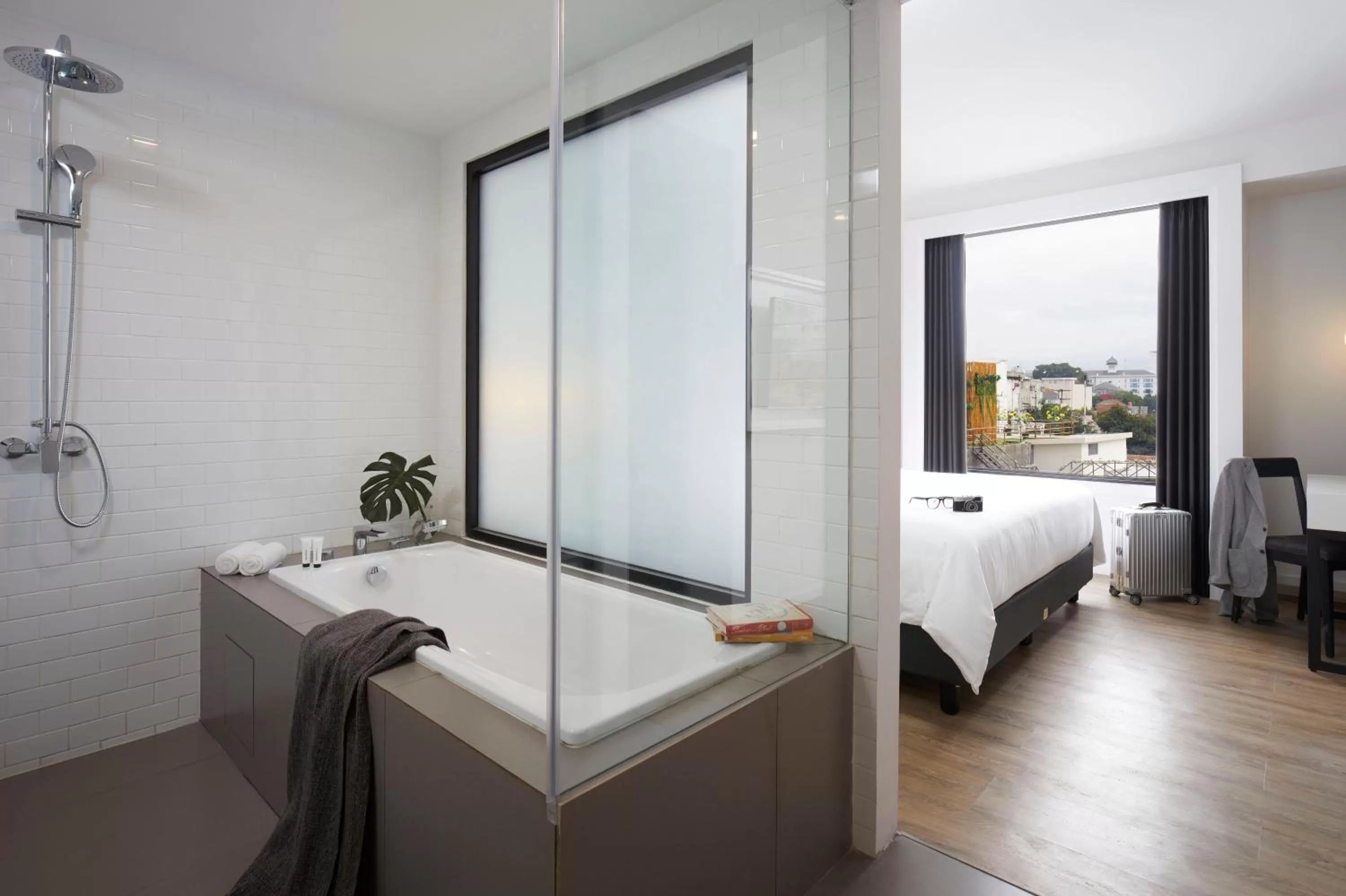 Toilet, Bed in de Braga, ARTOTEL Curated