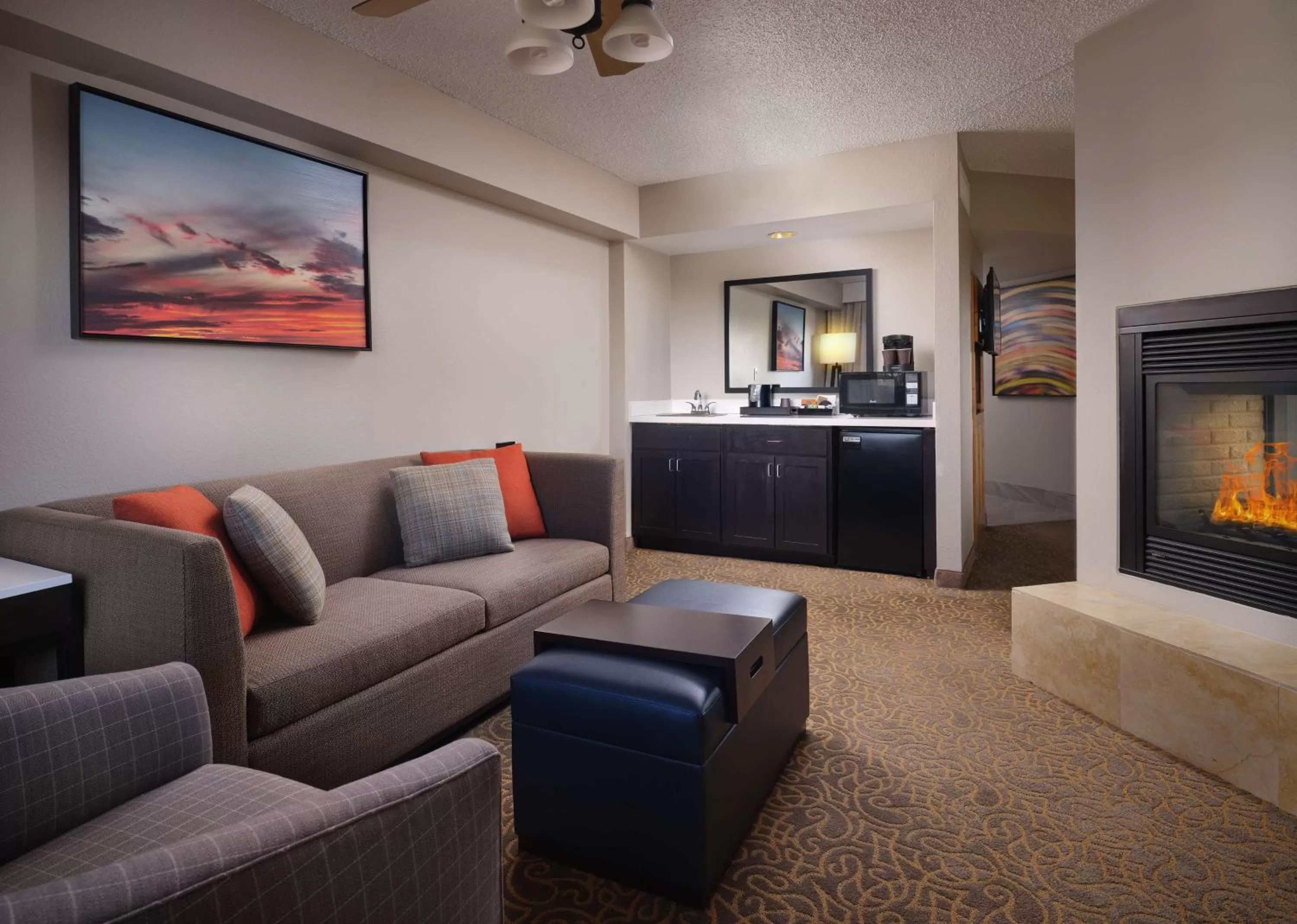 Living room in Embassy Suites by Hilton Tucson East