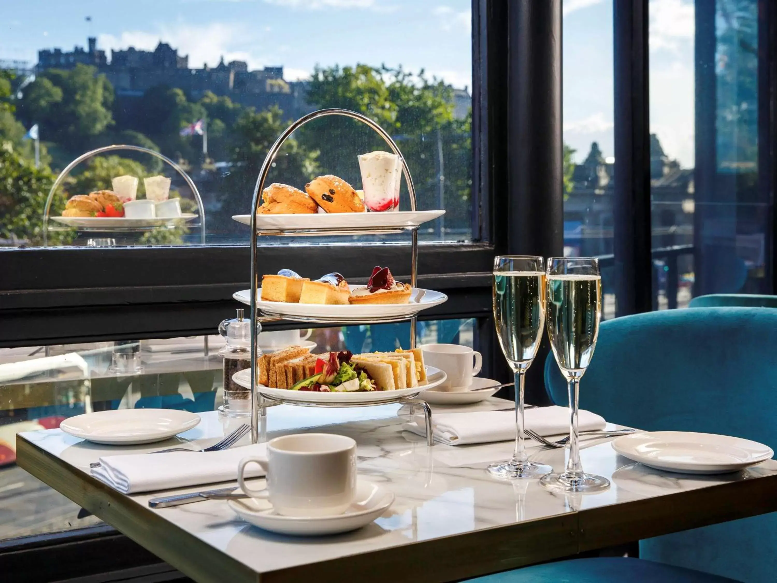 Restaurant/Places to Eat in Mercure Edinburgh City - Princes Street Hotel