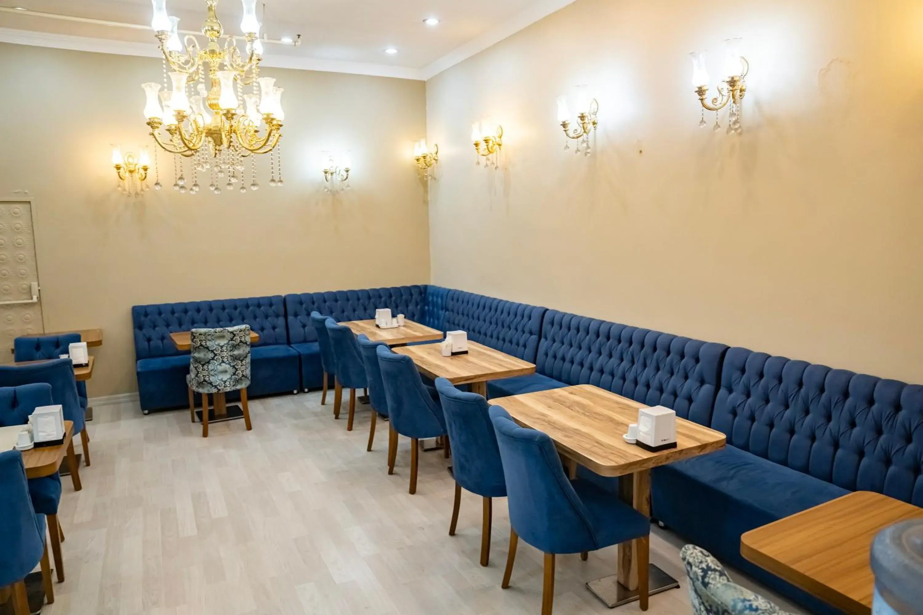 Restaurant/places to eat in Grand Hamit Hotel Restaurant/places to eat in Grand Hamit Hotel