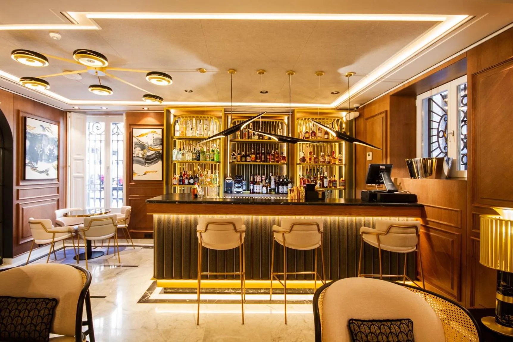 Lounge or bar in MYR Palacio Vallier