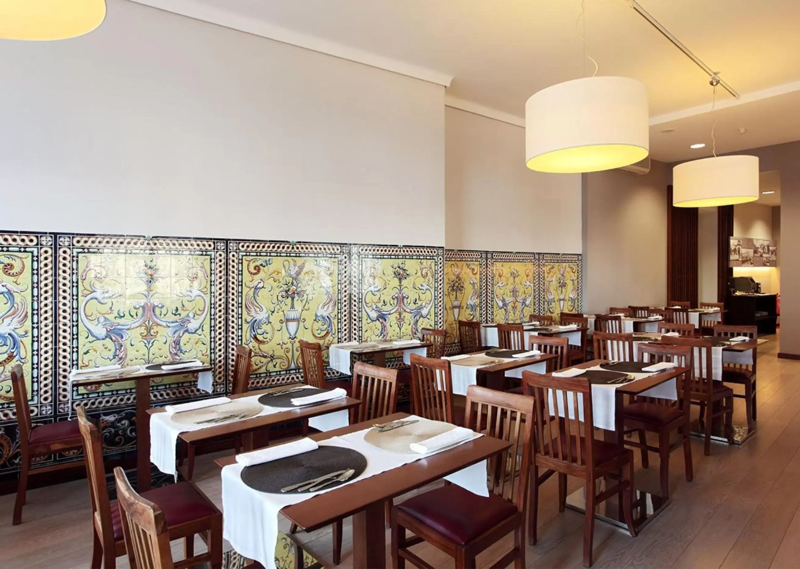 Restaurant/Places to Eat in Hotel Aveiro Palace