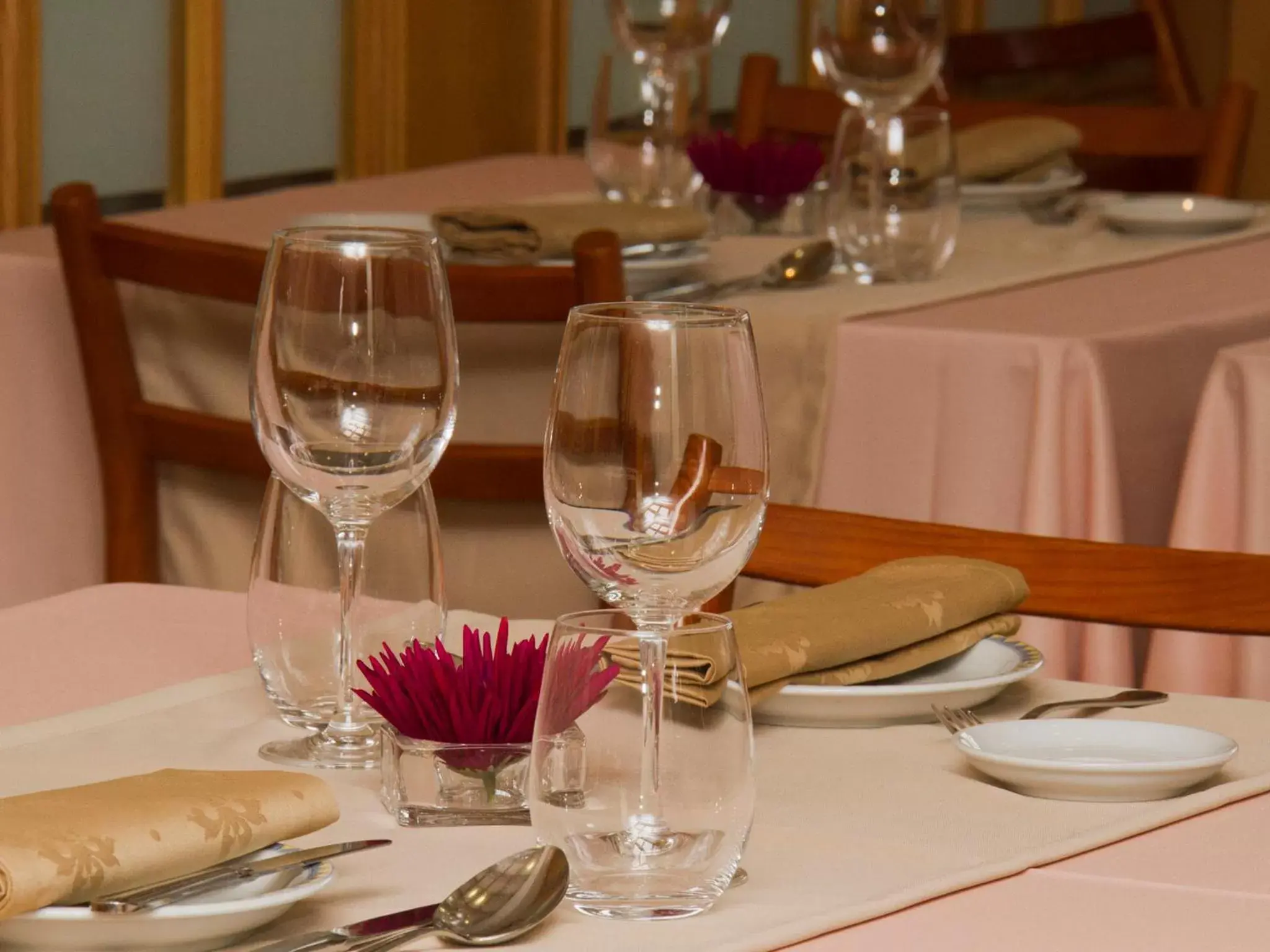 Restaurant/Places to Eat in Consolata Hotel